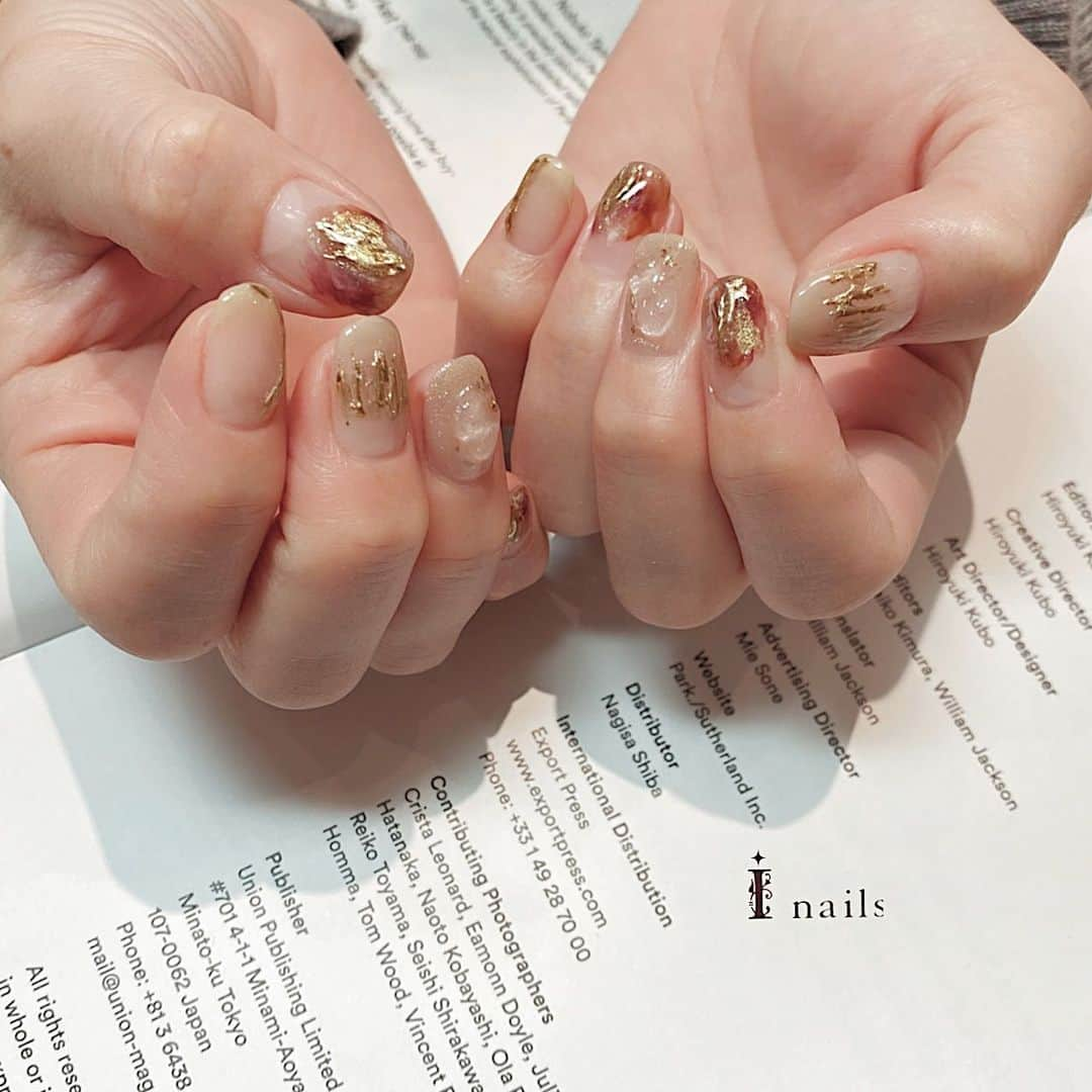 MIKI OKAMOTOさんのインスタグラム写真 - (MIKI OKAMOTOInstagram)「.⁣ ⁣ gold nuance 🥂''⁣ クリアと合わせて♥ ⁣ ⁣ ⁣ ⁣ --------------------⁣ ⁣ ⁣ #inails #nuance #ネイリスト募集 #ネイリスト募集福岡 #ニュアンスネイル #nails #福岡ネイル #天神ネイル #天神ネイルサロン #nailart  #2020ネイルデザイン #ショートネイル #ネイル #人気ネイル #ゴールドネイル #love #写真好きな人と繋がりたい #メタリックネイル #l4l #パラジェル  #冬ネイル #instagood #クリアネイル #fukuoka #お洒落ネイル #シンプルネイル#nailsalon #nailpic #大人可愛いネイル #美爪」12月28日 16時00分 - __.nail.mk