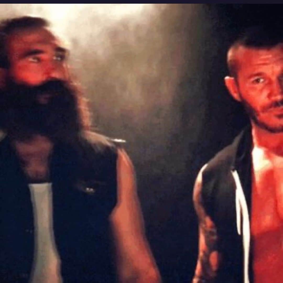 ランディ・オートンのインスタグラム：「I knew Luke from work. I always called him Luke. Some of us call each other by our ring names, some real names. It gets confusing, but I always called him Luke. I’ve been in a wwe lockeroom more than half of my existence, and there is an unwritten code. Respect is at the top. You all have heard about how much we all respected Luke, about how much we all enjoyed his presence. It is a fact. I’m telling ya, on the back of a bus, traveling and away from family for weeks in a row, he was one of the ones I’d make sure to secure a seat on that bus next to.  I’m not perfect, never thought I was. Neither was he. But talking to him, and conversing about our families, as most husbands/fathers do on these trips at some point, I learned that he was near perfect when it came to how he loved his sons and his wife Amanda. His wife was close to my wife, and she considers Amanda one of her dear friends when it comes to the word ‘friend’ in this biz. You see, many times there are acquaintances, or co workers, or fellow talent, but with Kim and Amanda, I felt as if they had that female intuition thing going on and were meant to be friends. Amanda’s attitude about the business her husband was in was a very positive one. It had given them everything, as it has me and my family. But often, as in most professions there are times when you get down on your current status. Luke and I often talked about the biz, and how it affected our lives, our families, and us as men. I remember him saying that he wanted to do more, and knew that he was capable of doing more. He was. Seeing him have the balls to take that leap of faith and seeing him make the decision was an inspiration to me. I was always very proud of him and out of my peripheral vision I watched him as a fellow 20 year vet and saw many things that impressed me. Not just his work inside the ring, but how he treated others in the back. I’m telling you guys reading this, that this mans character IS unmatched.  I have many stories involving Luke and I, and I will always cherish them. Know that he was a great human being. I will be in that same lockeroom tomorrow and look forward to sharing stories about my friend, Luke. #RIPLukeHarper.」
