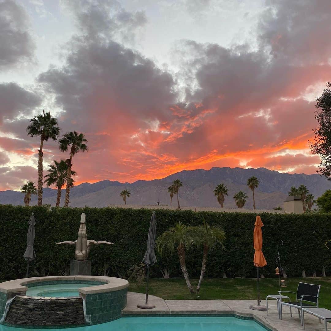 ジョン・バロウマンさんのインスタグラム写真 - (ジョン・バロウマンInstagram)「Sunset . #palmsprings  jb」12月28日 16時02分 - johnscotbarrowman