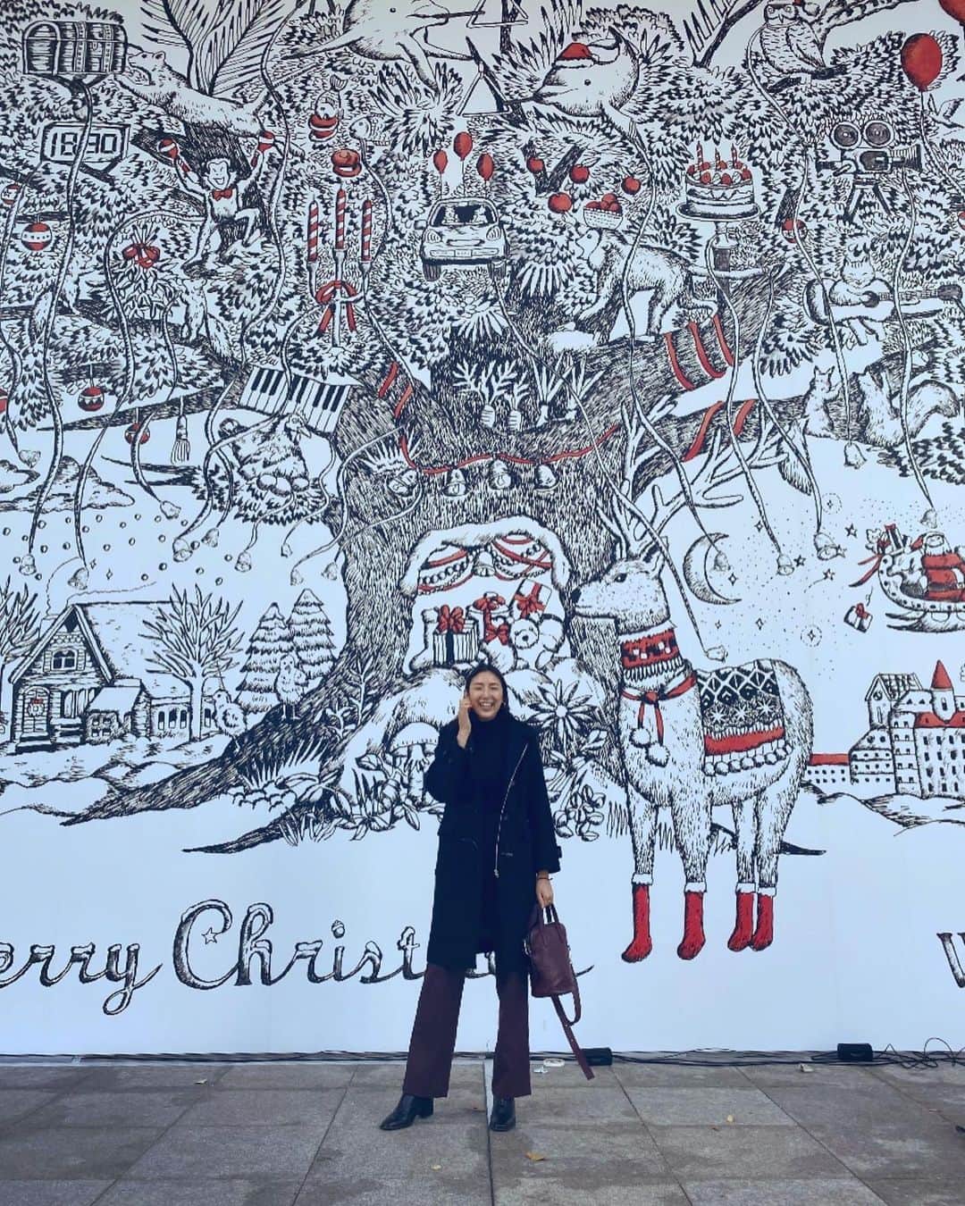 のインスタグラム：「. クリスマス終わっちゃったね〜 そして、あっという間に今年が終わっちゃいそう💦 2020年やり残した事がなるべくないように！ スッキリして2021年を迎えられますように☺️💕 .」