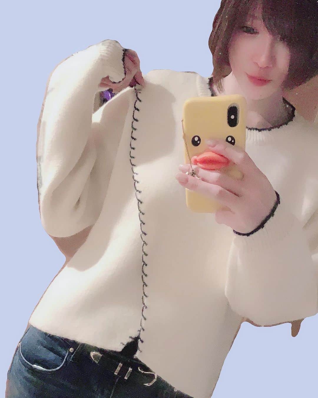 手島優さんのインスタグラム写真 手島優instagram Abitokyo Collection のニット パンツにもスカートにも合う丈かなり使える そして なんと言ってもデザインが変わってて可愛い 黒のステッチ可愛い フワフワで着心地も めちゃくちゃ暖かい