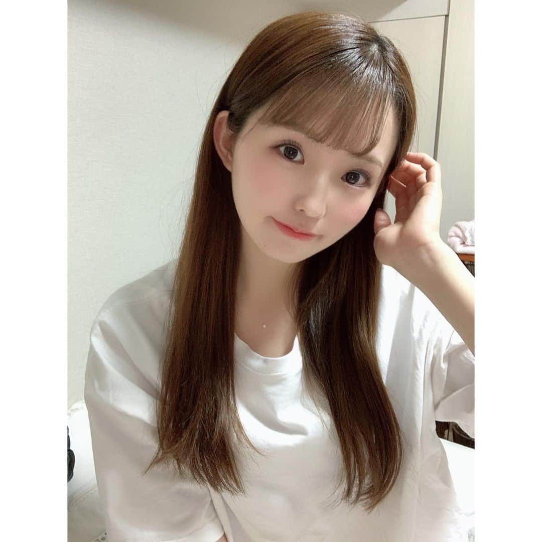 乙白さやかのインスタグラム：「寝よ〜？☺️ ・ ・ ・ ・ ・ #自撮り #眠い」