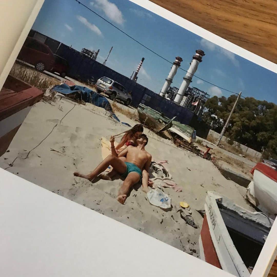 Paul Smithさんのインスタグラム写真 - (Paul SmithInstagram)「I’ve spent a lot of time in my design studio in 2020, which has given me the chance to read lots of books. I really love this photography book by @txemasalvans, it’s full photos of people sunbathing in strange locations. It’s really fun and reminds me of holidays and travelling. #takenbyPaul」12月28日 17時45分 - paulsmith