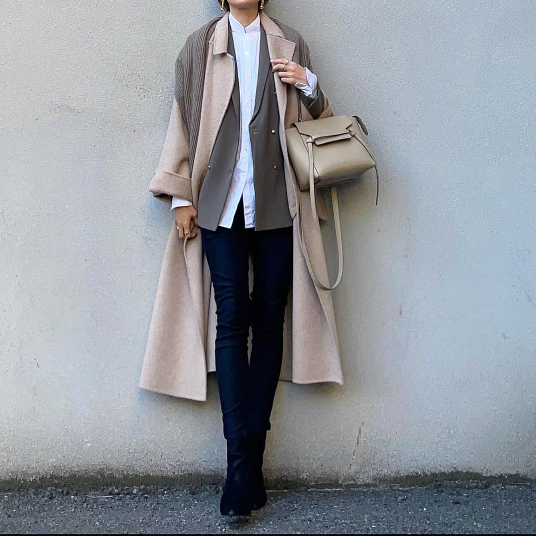 puu326さんのインスタグラム写真 - (puu326Instagram)「. コート✖️ジャケット レイヤードcode🤍  outer…#lavishgate  jacket…#ezick  tops…#newans  bag…#celine  accessory…#rimiii   . #ootd #outfit #大人コーデ #大人カジュアル #大人カジュアルコーデ #レイヤード＃セリーヌ＃セリーヌバッグ#シャツコーデ #ジャケットコーデ #ジャケット #ブーツコーデ #リムイー #プチプラコーデ #ママコーデ #locari」12月28日 17時45分 - puu326