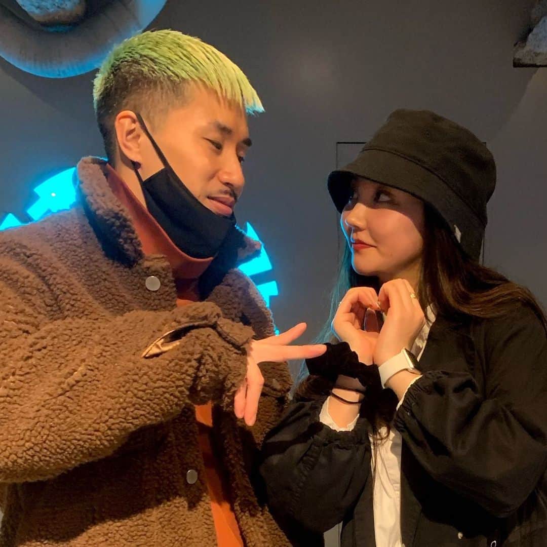 のインスタグラム：「よしきさん🥺❤️ 今年は今までより沢山お世話になりました！ 来年はもっとお世話になります🤝 世界一最強な先生に出逢えて幸せです🌵」
