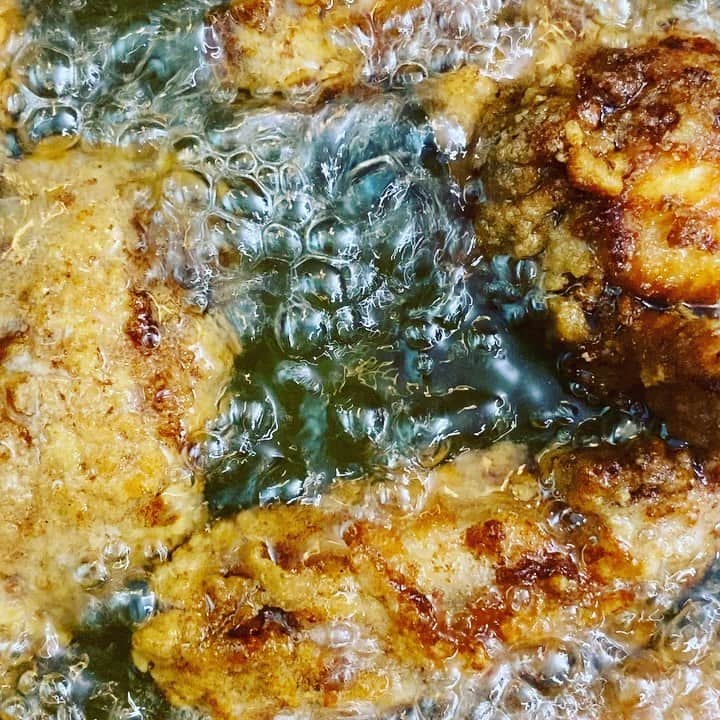 ケリスのインスタグラム：「12:47am #midnightsnacks POLLO BORRACHO AKA DRUNKEN CHICKEN #kelis #food #pastureraised」