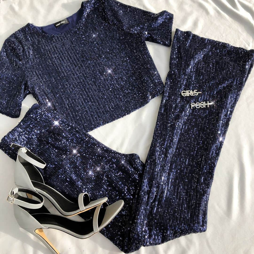 TALLY WEiJLさんのインスタグラム写真 - (TALLY WEiJLInstagram)「NYE outfit sorted 🥂✨ Top🔎 STSPEJORDIS⁠ Leggings🔎 SLEPECEKIN⁠ Heels🔎 ASAHELEN251  #TALLYWEiJL #nye #nyeoutfit #partyoutfit #ootn」12月28日 18時01分 - tally_weijl