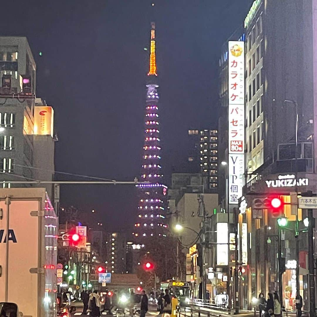 すずけんのインスタグラム：「東京タワー🗼がSMAPカラーに😆😆😆😆😆」