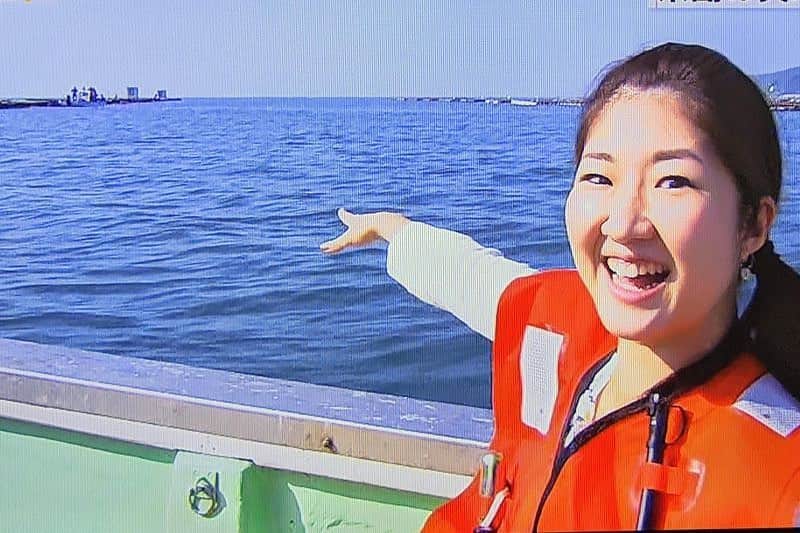 女子アナ47のインスタグラム：「女子アナ47マリン部「～Marinus（マリヌス）～」は日本全国の海の魅力を伝えようと、メンバー有志で作られたグループです。 マリヌスは、ラテン語で海を意味しています。海の魅力、楽しみ方をお伝えするのはもちろん、海を安全に楽しむ注意点をはじめ、海を守る活動にも携わっていきたいと考えています。 今回は「ぜひ食べてほしい！福岡で出会った絶品海グルメ3選」について田邉有沙がお伝えします！  #女子アナ47 #47発信プロジェクト #マリン部 #女子アナ47マリン部 #マリヌス #Marinus #海 #フリーアナウンサー #地方創生  #田邉有沙アナウンサー」