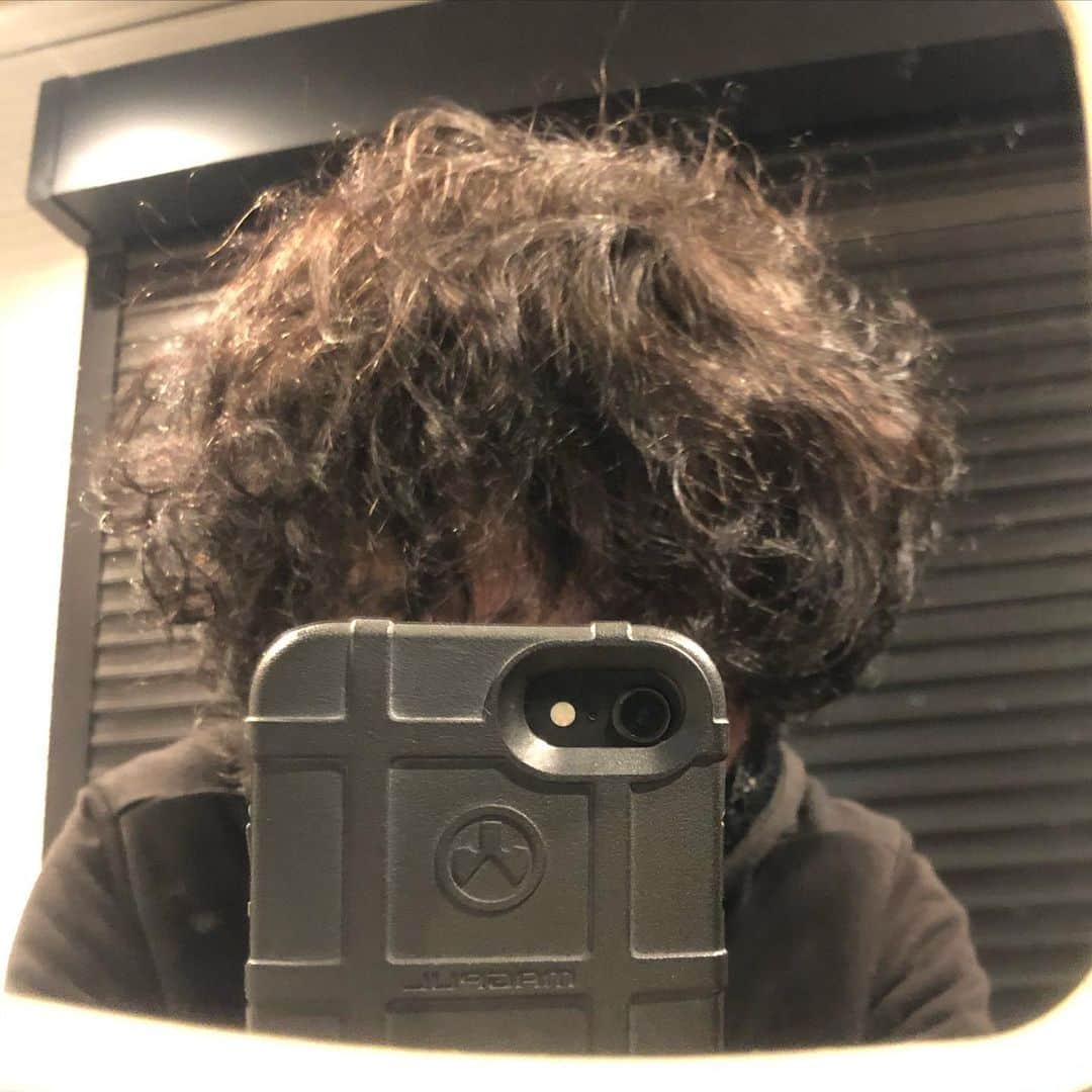 のインスタグラム：「久しぶりにパーマかけました。 会社の人にめっちゃ評判良いです。Thanks! @gohatto_hair #メンズパーマ」