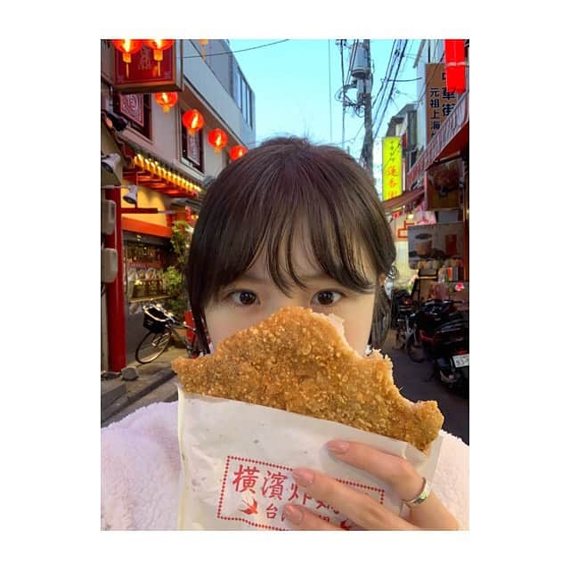 籠谷さくらさんのインスタグラム写真 - (籠谷さくらInstagram)「デカすぎるチキン‼️ 余裕で食べ切れました😝  TikTok毎日更新してるから、是非見てくださいなっ👀」12月28日 19時02分 - komoriya_sakura_official