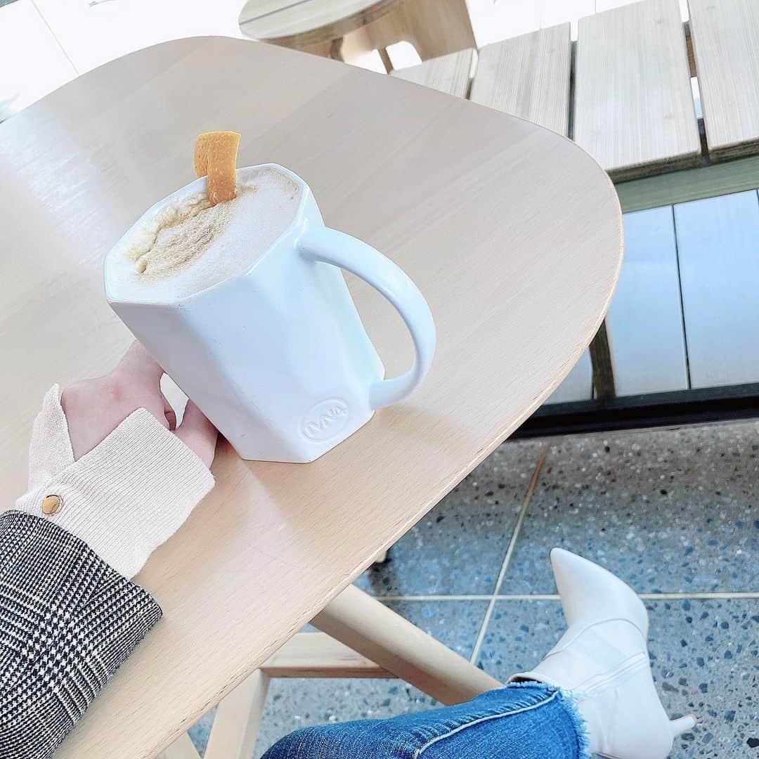 岩井ひかるのインスタグラム：「🍊☕️」