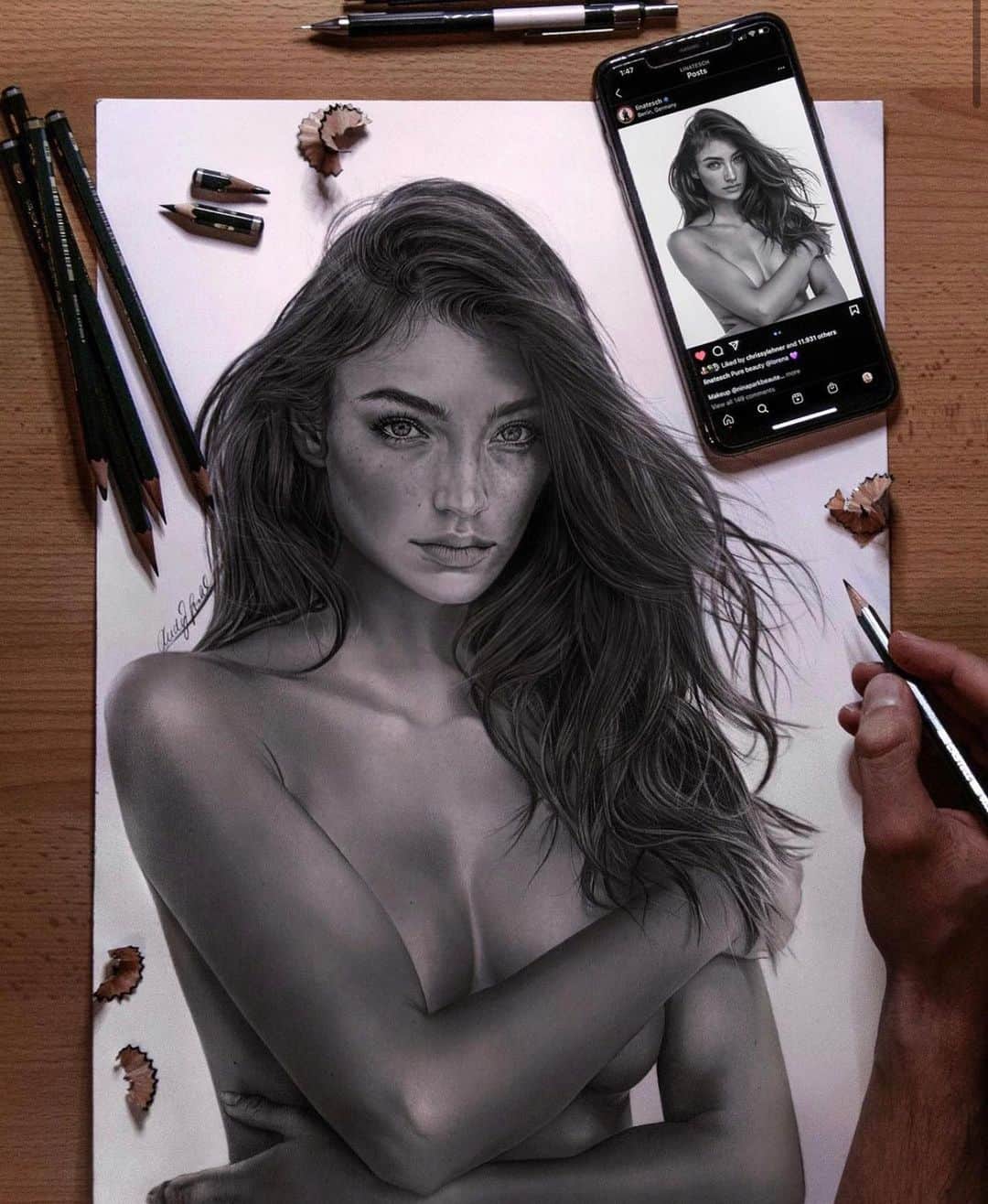 のインスタグラム：「Wow THXx for the beautiful pic of our shoot w @lorena drawn by @andy_kohl ✏️」