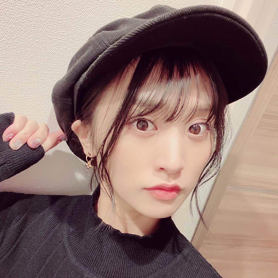 根岸愛のインスタグラム：「🧢💕🧢 最近髪適当に束ねて帽子で隠すスタイル🥰 #fashion #wcj #wcjapan #ねぎ私服 #ねぎしふく #帽子」