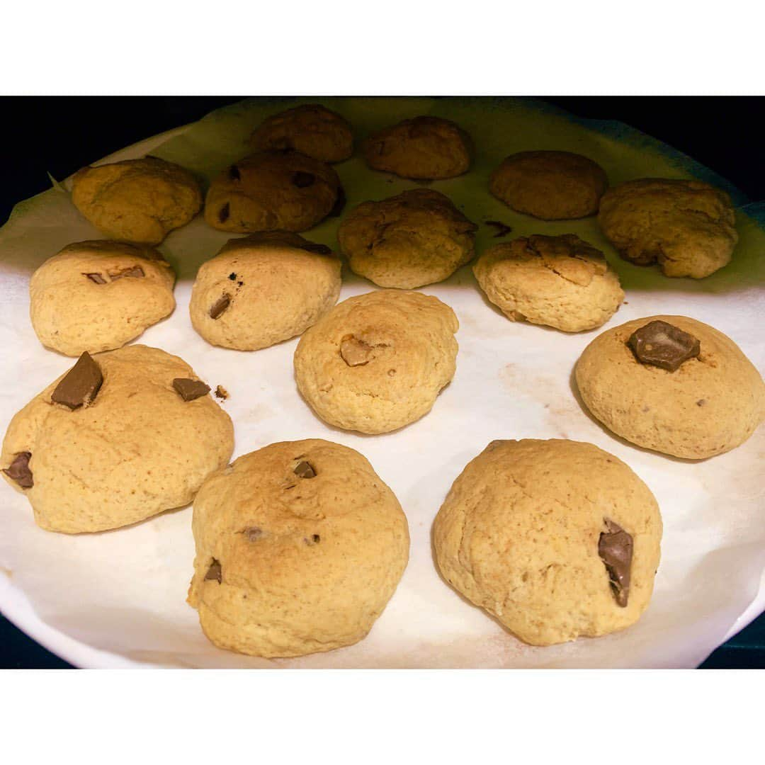 澤口実歩さんのインスタグラム写真 - (澤口実歩Instagram)「🍪#チョコチャンククッキー 🍪焼いた  自分で食べるだけだし適当に作ろ、、 と思ったけど意外とまともに作れたから インスタ行き🍪 #休日 #おうちごはん #おやつ作り #時短」12月28日 19時12分 - miho_sawaguchi