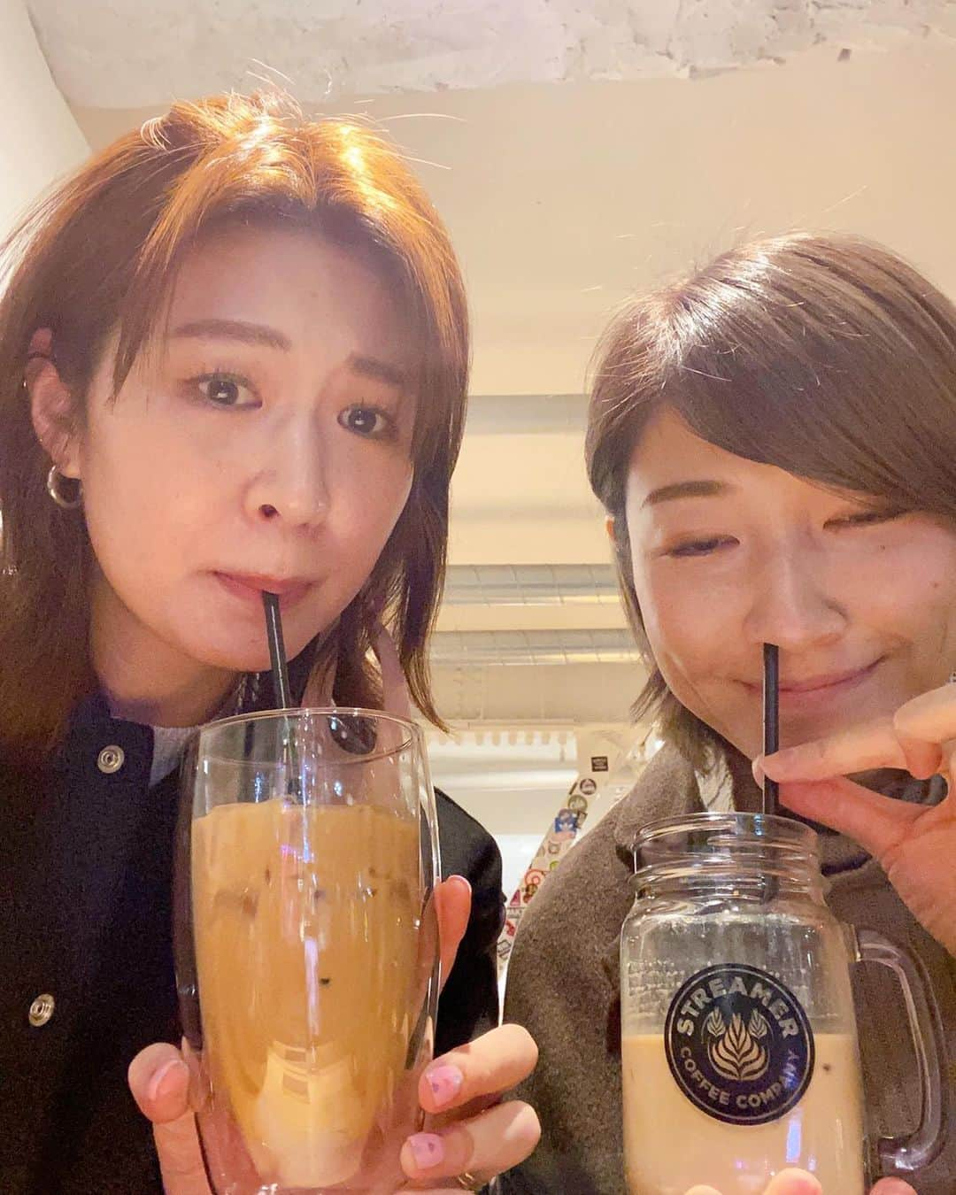 狩野舞子さんのインスタグラム写真 - (狩野舞子Instagram)「・ ラテって鼻から飲んだ方が美味しいって知ってた？ 半目ならなおさらgood☕️ ・ #ウマイコ #streamercoffeecompany」12月28日 19時13分 - kanochan715