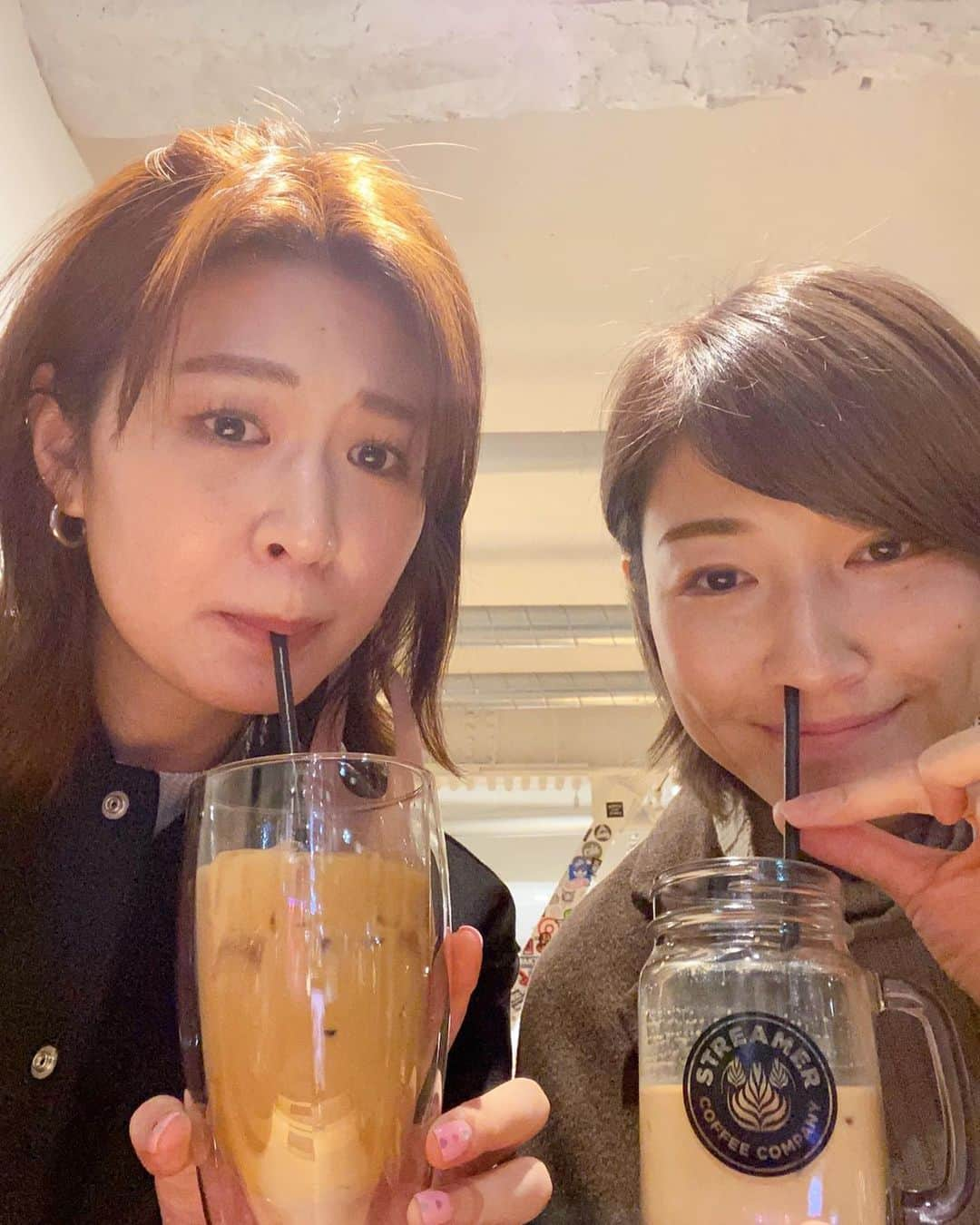 狩野舞子さんのインスタグラム写真 - (狩野舞子Instagram)「・ ラテって鼻から飲んだ方が美味しいって知ってた？ 半目ならなおさらgood☕️ ・ #ウマイコ #streamercoffeecompany」12月28日 19時13分 - kanochan715