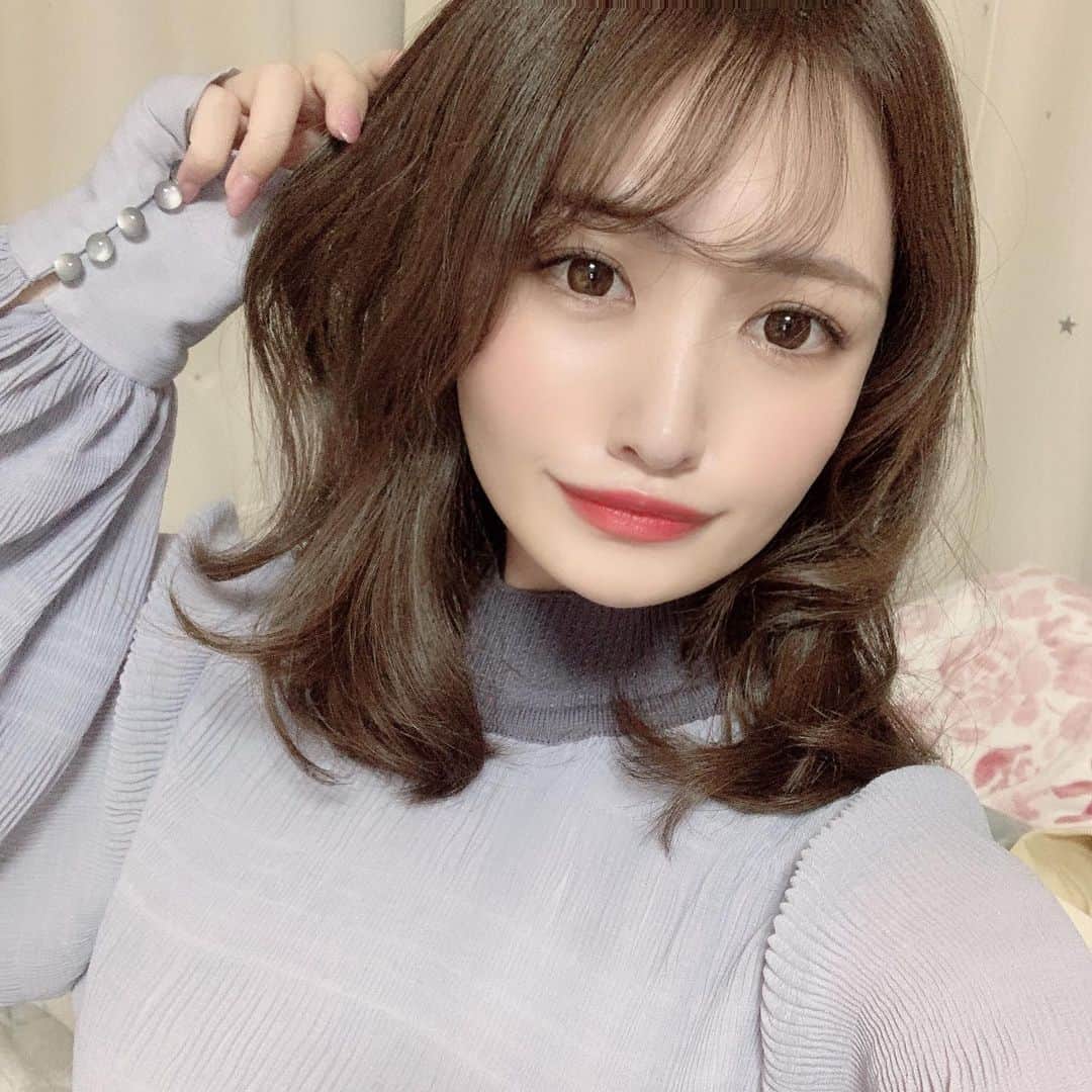 餃子のりさちゃんのインスタグラム：「来世はセミになって一週間全力で生きてぽっくり逝きたい  でも犬にもなりたいし猫にもなりたい」