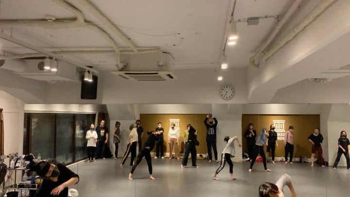 黒須洋壬のインスタグラム：「黒須洋嗣 JAZZ CLASS 2020.Dec.28 @danceworks_jpn  @xross #cantbreathe  #taichimukai #mask #lastclass  #dance #jazzdance #tokyo #japan」