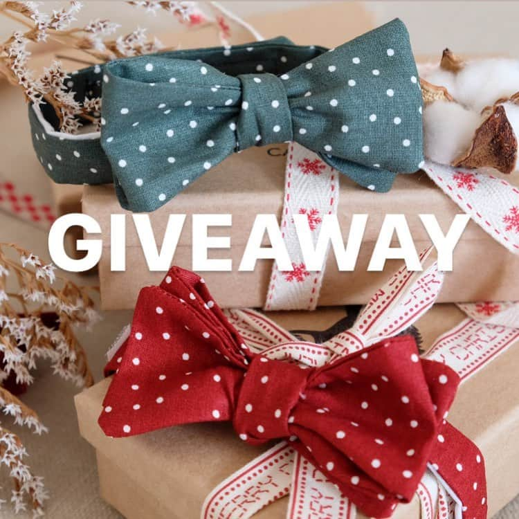 catinberlinさんのインスタグラム写真 - (catinberlinInstagram)「🎁 GIVEAWAY ALERT 🎁 Santa left a special gift for you, a little giveaway with 2 prizes! 🎁 The first winner gets to pick one out of these new bow-ties and the second winner gets a super cute Team Cat T-Shirt (Size L).   Winners: Bow-tie goes to @thepurringbrothers and the T-Shirt goes to @minouandmuffin! Congrats! 🎉  How to enter:  * Follow us * Like this post * Leave a comment under this post telling us which bow-tie you would like to win & tag at least 3 furiends  * Like at least 7 out of our last 10 pictures on instagram (older than this post)  * Bonus (optional): share this post in your feed or/and Stories  Make sure to follow all steps above!   Good luck! The giveaway is open worldwide and ends on the 30th of December at 10 PM CET. The winners will be picked at random an announced in this post, in the Stories & contacted via DM on the 31th. If the winners won’t reply within a week, new winners will be picked. This post will be deleted after the winners recieve their prizes.The giveaway isn’t affiliated with instagram.」12月28日 19時46分 - catinberlin