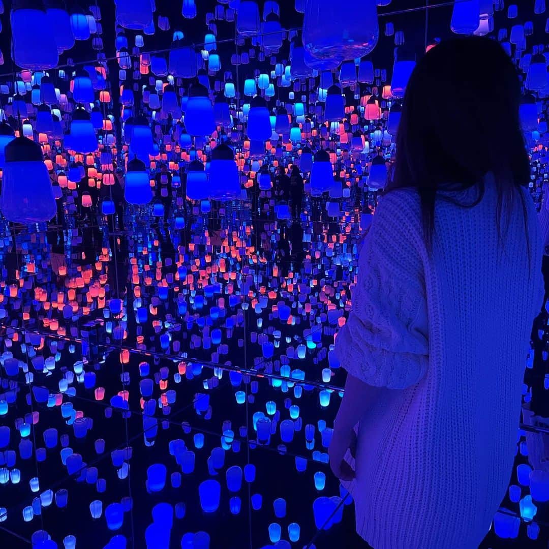 菊池友梨さんのインスタグラム写真 - (菊池友梨Instagram)「神秘的な空間🧸💓🧸💓 綺麗すぎると言葉が出ないってこーゆこと( ´͈ ᵕ `͈ )  #東京#お台場 #ランプの森 #ラプンツェル #teamlab #チームラボボーダレス」12月28日 20時02分 - ___mizuki21