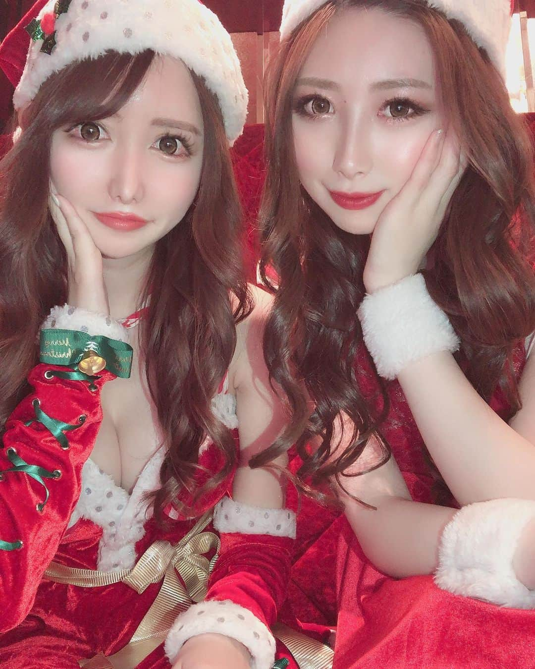 天音ゆめかのインスタグラム：「クリスマス投稿ラスト🎄 沢山撮りすぎていっぱいある⭐️ 今年ももう少しで終わり早いな🧸 ・ ・ #サンタコス #コスプレ女子 #cosplay #xmas #キャバクラ　#六本木 #歌舞伎町 #すすきの#栄#中洲 #横浜 #ミナミ #キャバ嬢 #ホスト #selfie #kabukicho #love #instagood #ootd #tbt #japanesegirl #beautiful #天音ゆめか」