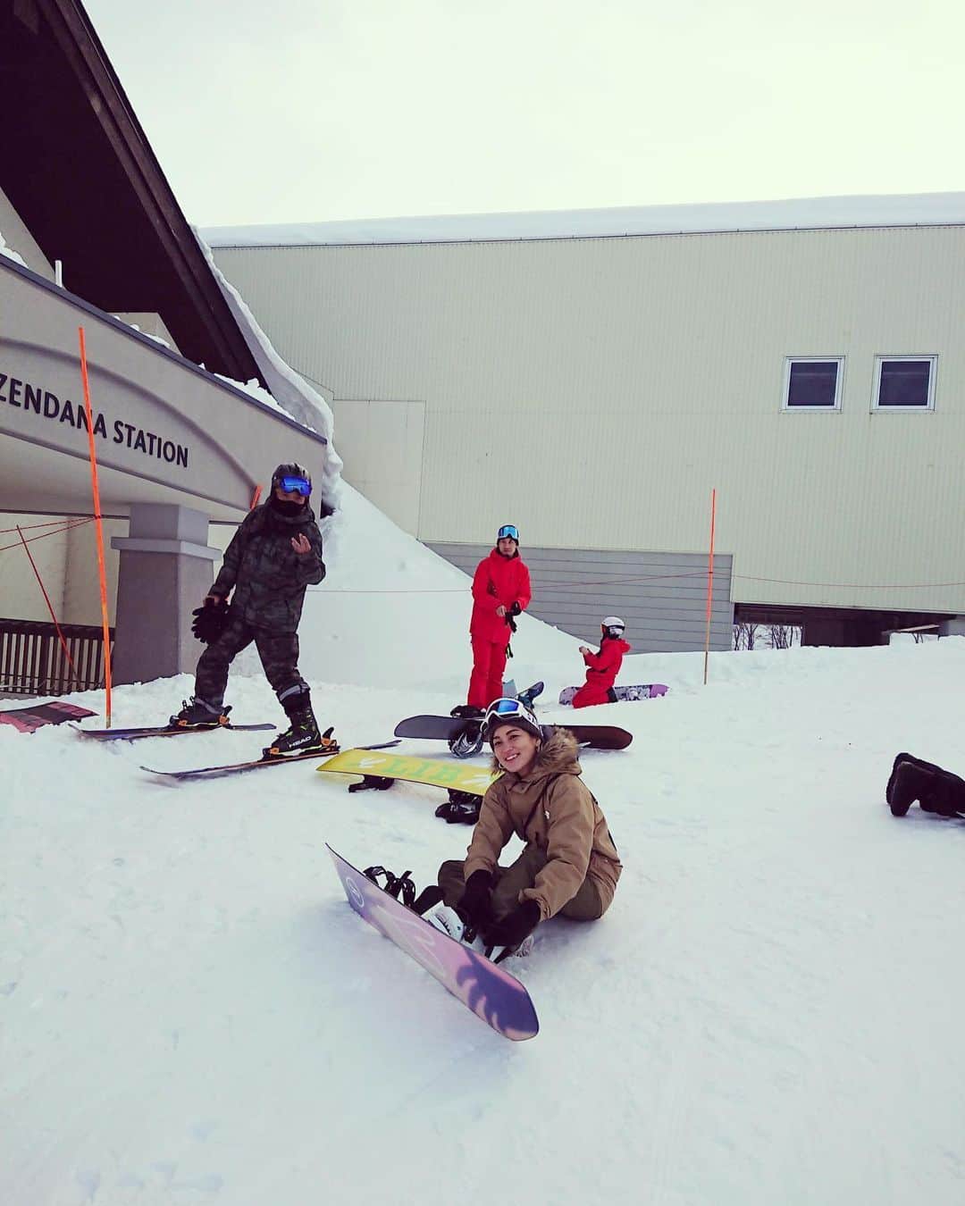 桃生亜希子さんのインスタグラム写真 - (桃生亜希子Instagram)「何故か投稿が消えてしまったので、もう一回。 　息子が初めてちゃんとスノーボードを習って、楽しいと言ってくれた。😊✨🏂 　一緒に行く楽しみができたな。 　お世話になった皆様、ありがとうございました！」12月28日 20時11分 - pinokosugar