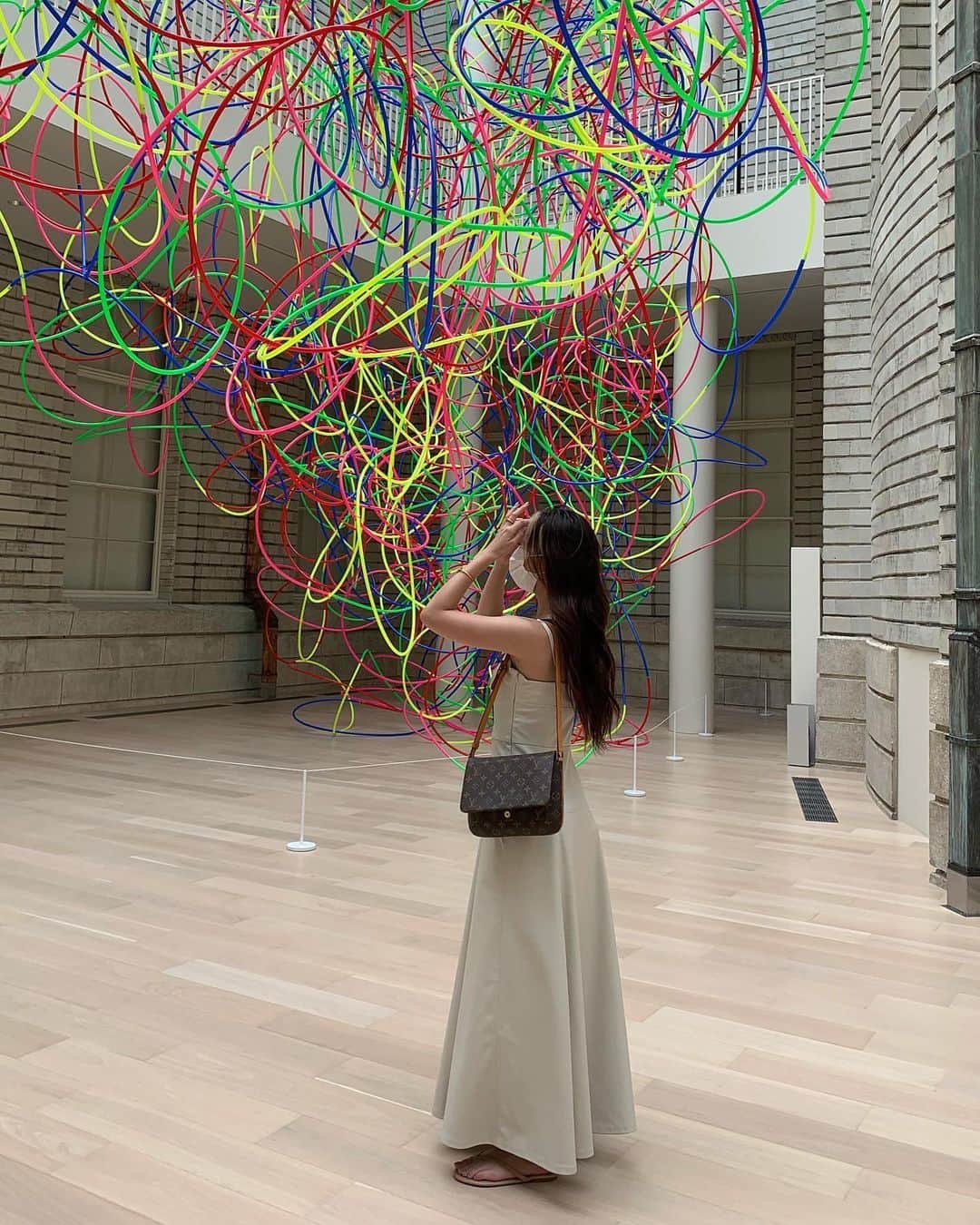 のインスタグラム：「2020年ももう終わりやね〜なんやったん2020〜こわいこわい〜(最後の写真撮った事ない子みたいなピースの方がこわいで〜笑顔)」