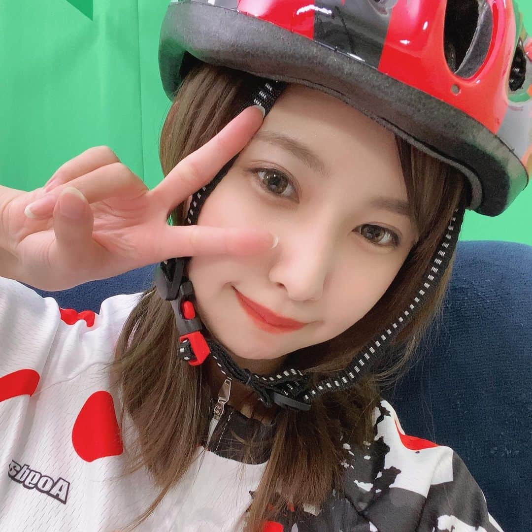 川井優沙さんのインスタグラム写真 - (川井優沙Instagram)「. 番組で競輪選手(?)のコスプレを...🚴‍♀️ 恐れ多い😂😂😂笑 . 児玉選手、3連覇おめでとうございます㊗️🍾 . #競輪 #競輪女子 #競輪の魅力を伝えよう  #競輪女子を増やしたい #競輪好きな人と繋がりたい  #tipstar #ガールズ競輪 #ガールズグランプリ  #ガールズグランプリ2020 #gp #競輪グランプリ  #競輪グランプリ2020 #keirin #コスプレ  #児玉碧衣 選手 #おめでとうございます」12月28日 20時18分 - yuusa_kawai