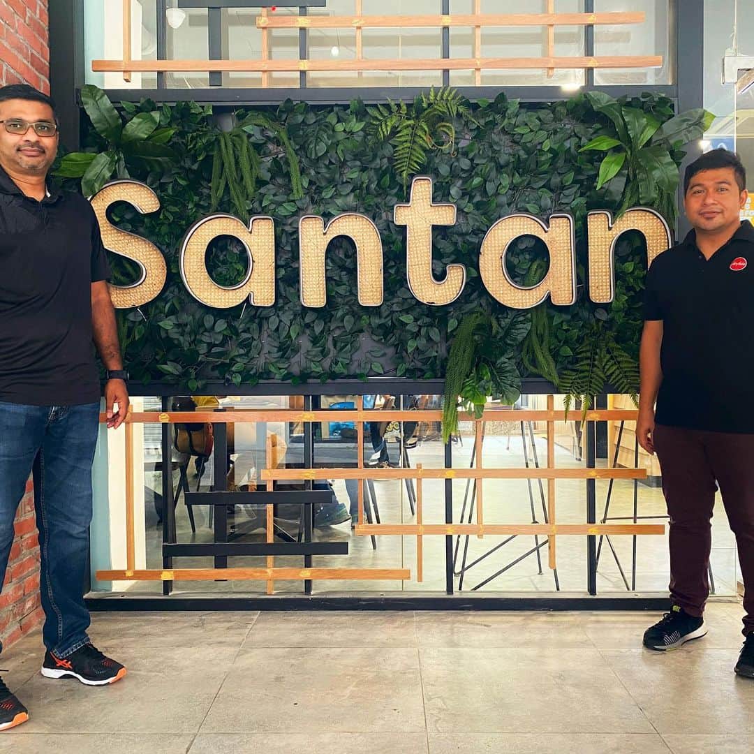 エアアジアのインスタグラム：「Other than @santan.asean’s flagship stores in Midvalley and Sunway Pyramid, you’ve got more options and more reasons to taste our asean flavors this holiday season with 5 new branches and a cafe in 163 Retail Park, Nu Sentral, PKNS, Sogo KL, and AEON Shah Alam. 🍽❤️  Share us your photos when you get to visit them. Don’t forget to tag @airasia and @santan.asean.  #airasiaForEveryone」