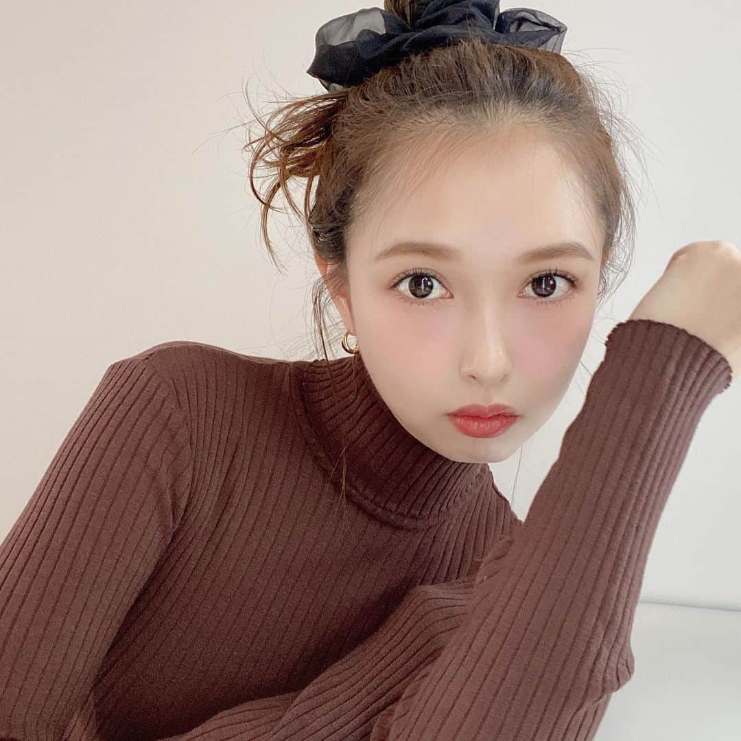 山内遥さんのインスタグラム写真 - (山内遥Instagram)「.  皆さんは今日くらいが仕事納めかな〜？ 私は明日が仕事納めなので頑張ります〜🐣♡ 一気に気温も下がるみたいなので体調気をつけて🧣 .」12月28日 20時26分 - haruka__yamauchi