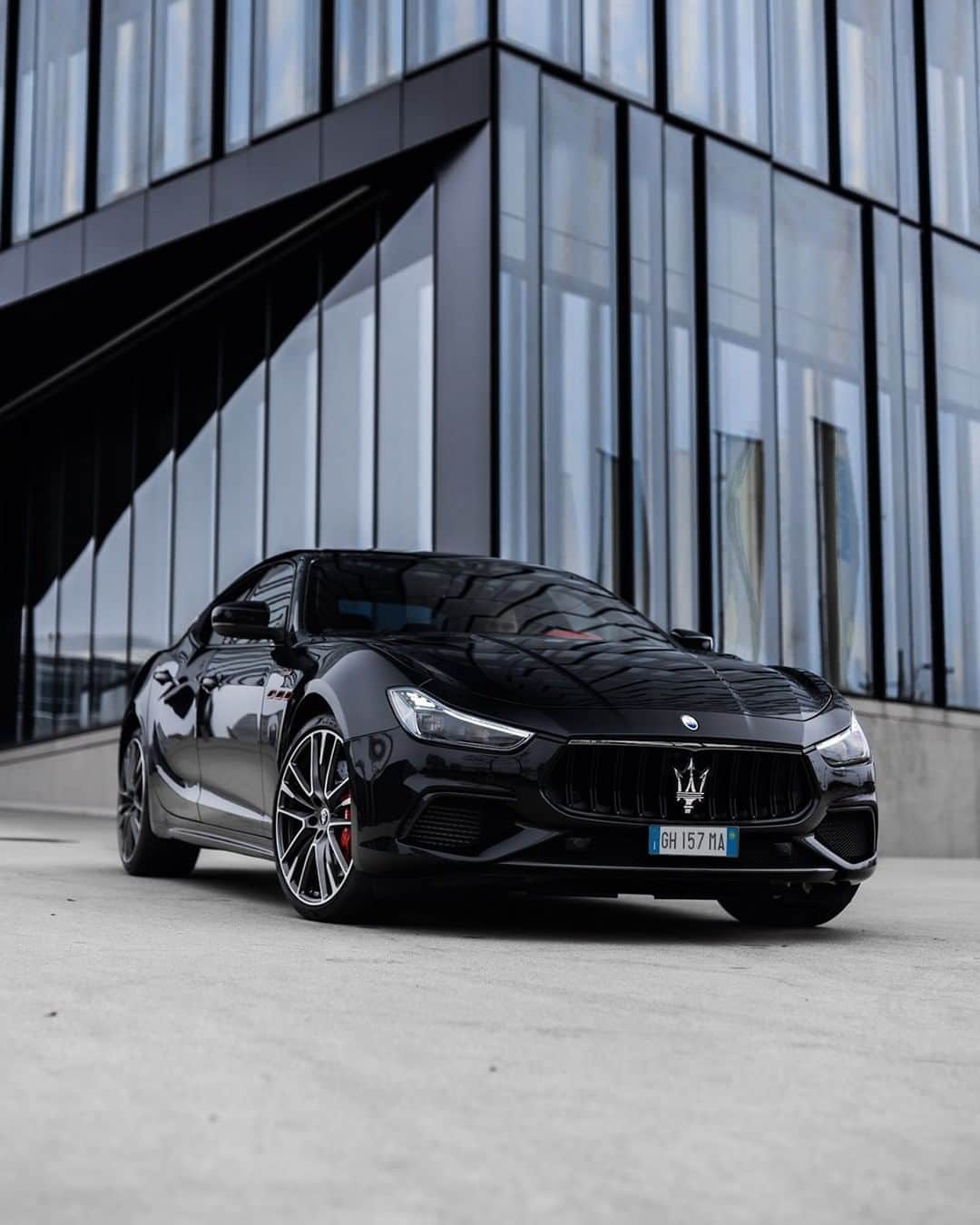 マセラティさんのインスタグラム写真 - (マセラティInstagram)「It's #MaseratiMonday. Let's start the week in style. Celebrating our fans with the best photo of their #Maserati. Thank you @jjl_carart for this splendid picture of the #MaseratiGhibliTrofeo.  Don’t forget to share your photos or videos with #MaseratiMonday.」12月28日 20時38分 - maserati