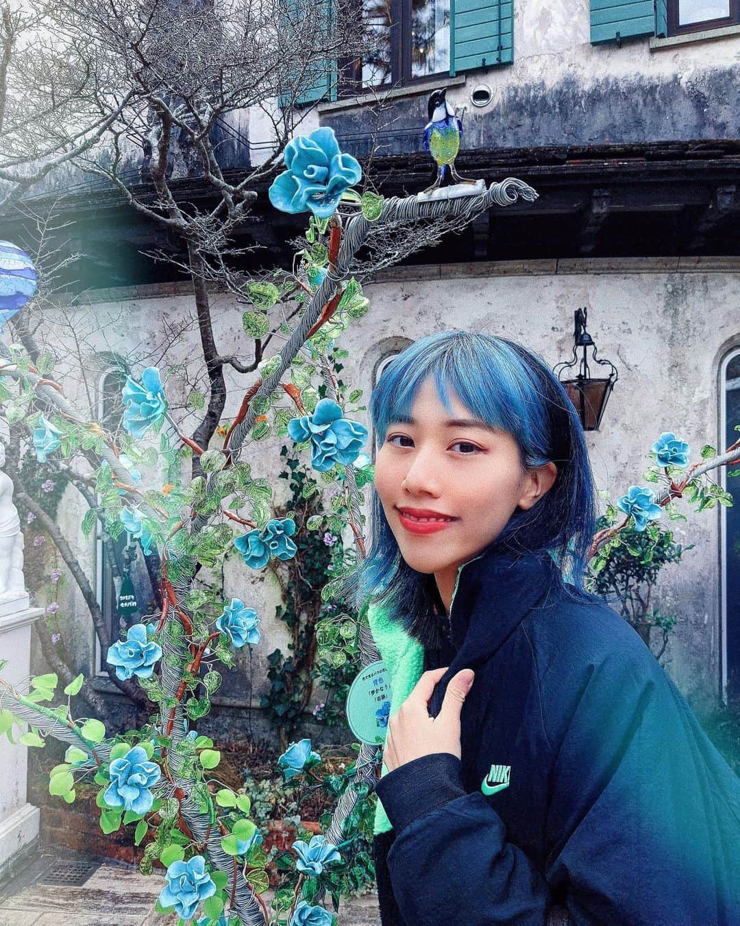 草野絵美のインスタグラム：「I'm in the glass forest.💎🥀🕊✨ #hakone #venetianglassmuseum 年末旅行、ガラスの森に初めて来たよ〜」