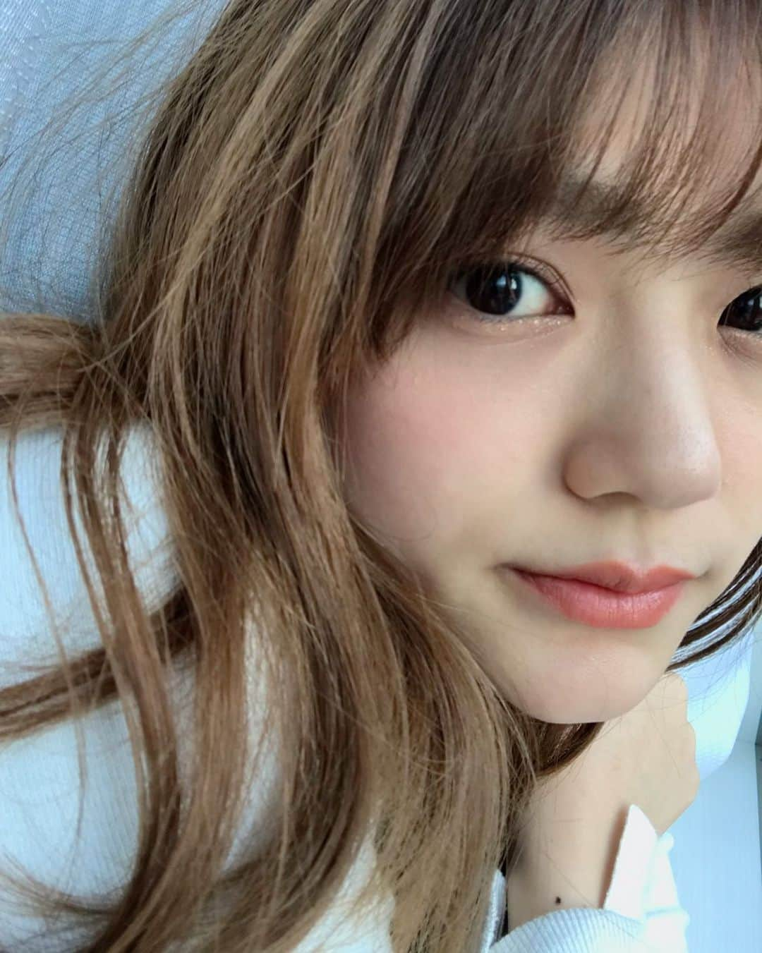 田谷菜々子のインスタグラム：「茶色い髪が自分の中で定着してきました💁🏽‍♀️ . . 寒いのぅ〜❄️」