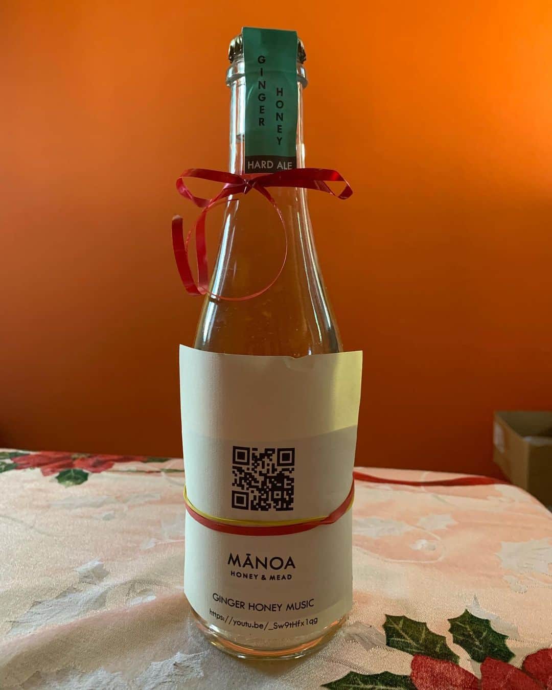 のインスタグラム：「友達に頂いたNew taste ジンジャーの養蜂酒！ クリスマスに頂きました。  ジンジャーもさっぱりしていいね。 @manoahoneymead  #mead #養蜂酒 #manoahoneyandmead」