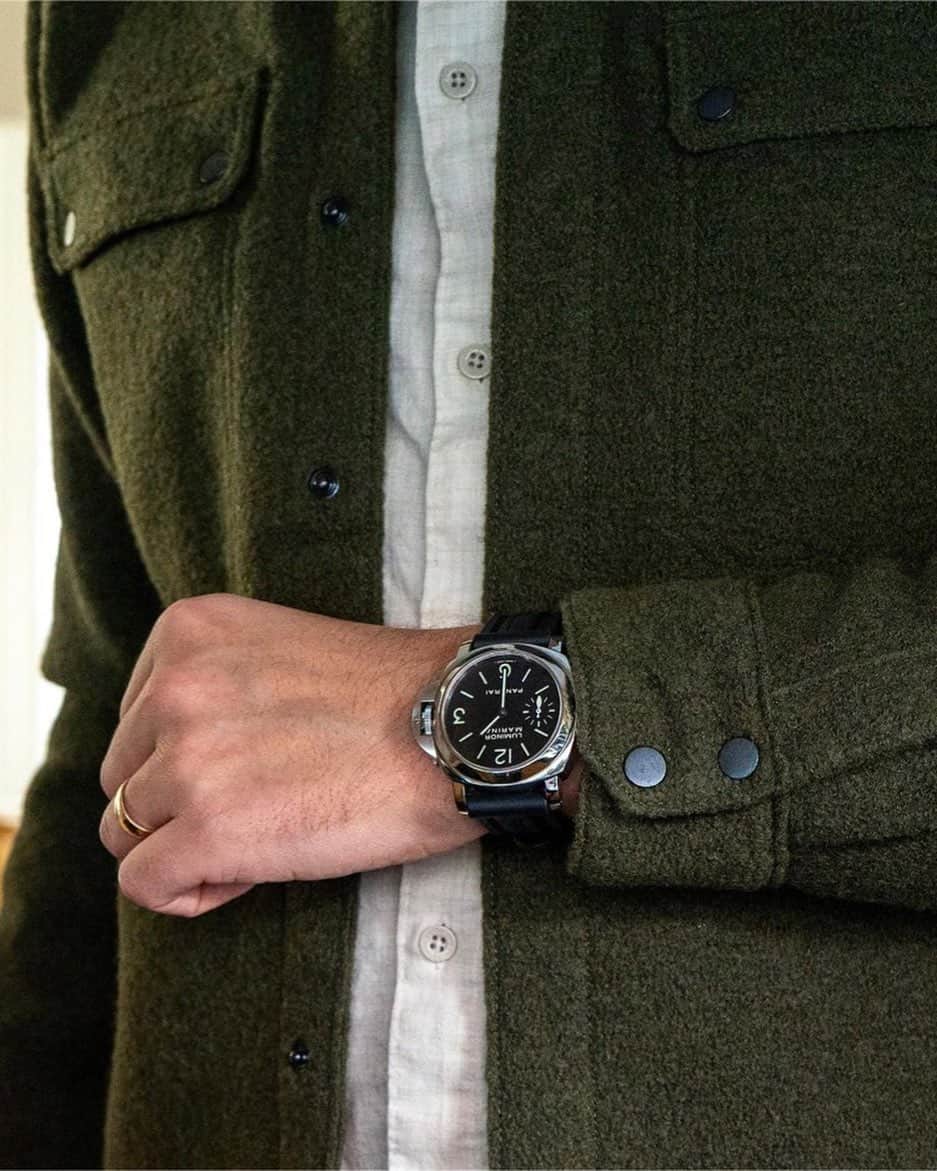 のインスタグラム：「Nothing beats our signature Boiled Wool Shirt Jacket. Made with versatility in mind, it goes beyond the campsite, making it a wardrobe staple. Coated in our PFC-free DWR, our Boiled Wool can handle any of the elements. #livenau」