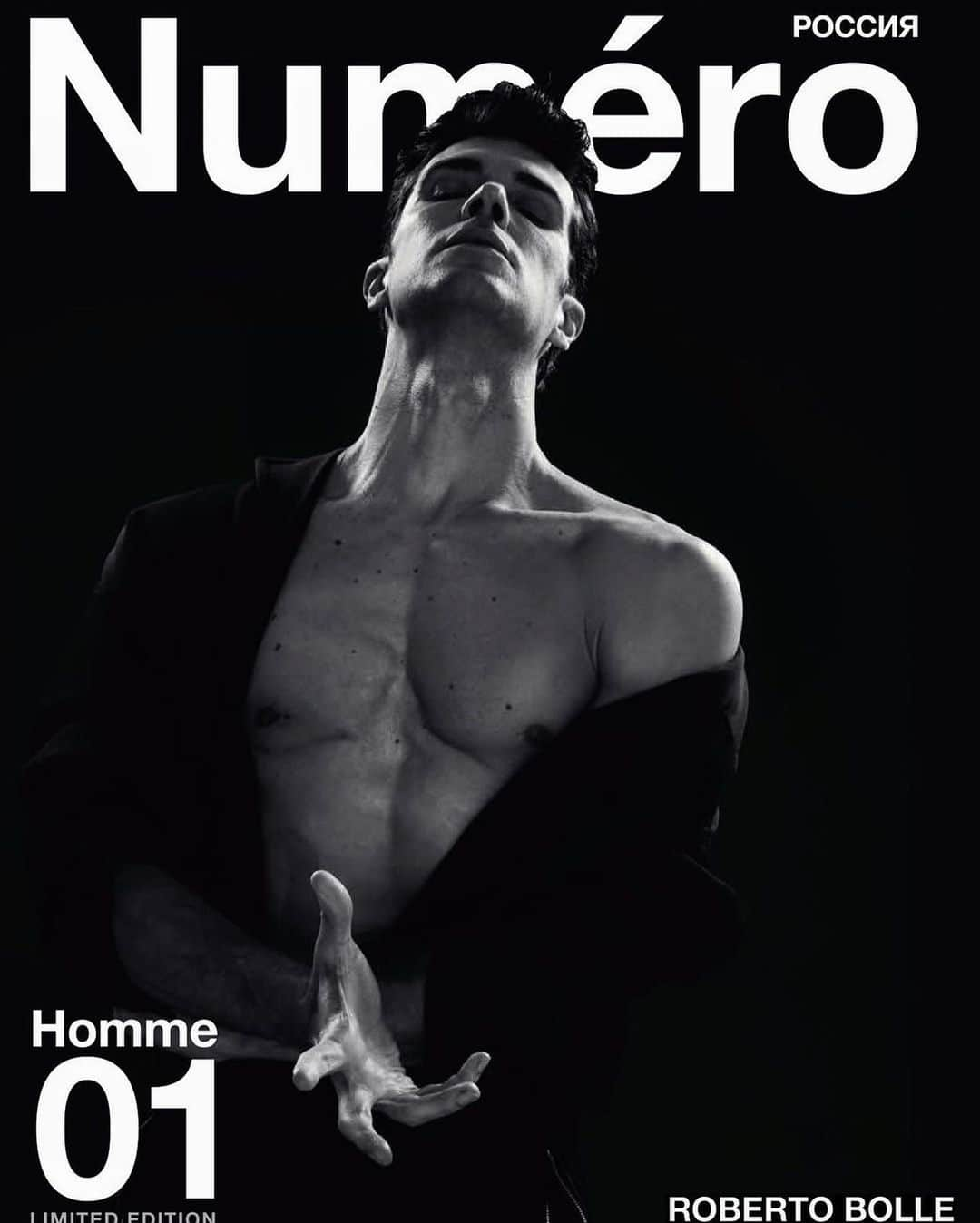 ロベルト・ボッレさんのインスタグラム写真 - (ロベルト・ボッレInstagram)「❤️❤️❤️  Posted @withregram • @ilarianiccolini Roberto Bolle my way! 🤍  Limited edition @numero_russia Homme  #grateful  @robertobolle in @bottegaveneta  Photographer @alangelati   Stylist @ilarianiccolini   Production @ftlmoda   Thanks @dmanagementgroup   #robertobolle #etoile #ballet #lascalamilano  #milano #lascala #dance #cover #limited #edition #numero #style #styling #photography」12月29日 6時36分 - robertobolle