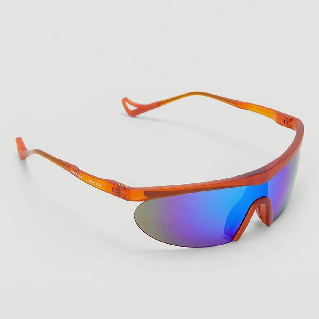 エルエヌシーシーのインスタグラム：「Expertly engineered, @districtvision balances functionality and modern design to create fashion-forward, performance-enhancing objects. Shop the latest Koharu Sunglasses online now.」