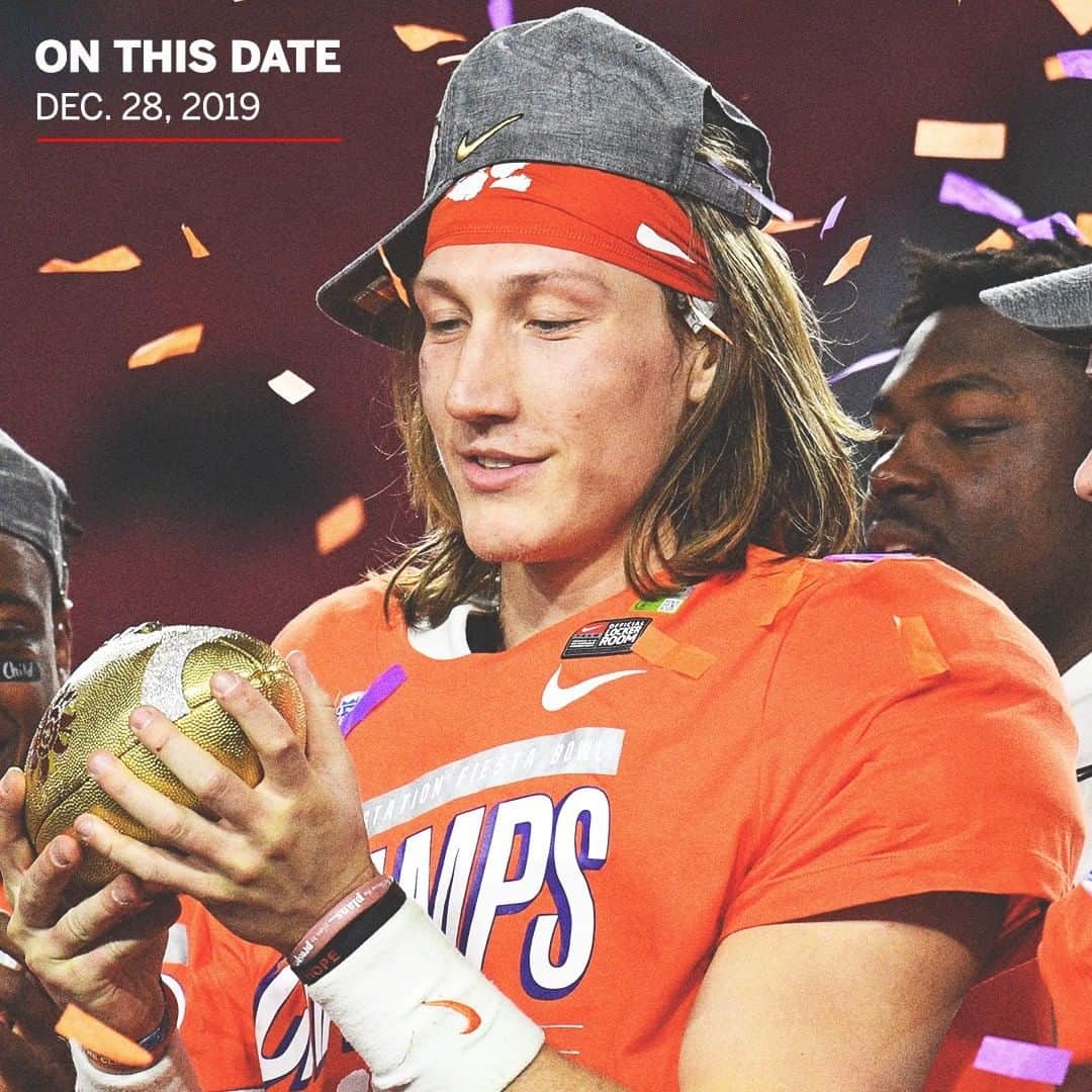 espnさんのインスタグラム写真 - (espnInstagram)「The 2019 #CFBPlayoff saw Clemson and Ohio State go down to the wire to decide the Playstation Fiesta Bowl champion ⚡️」12月29日 7時02分 - espn