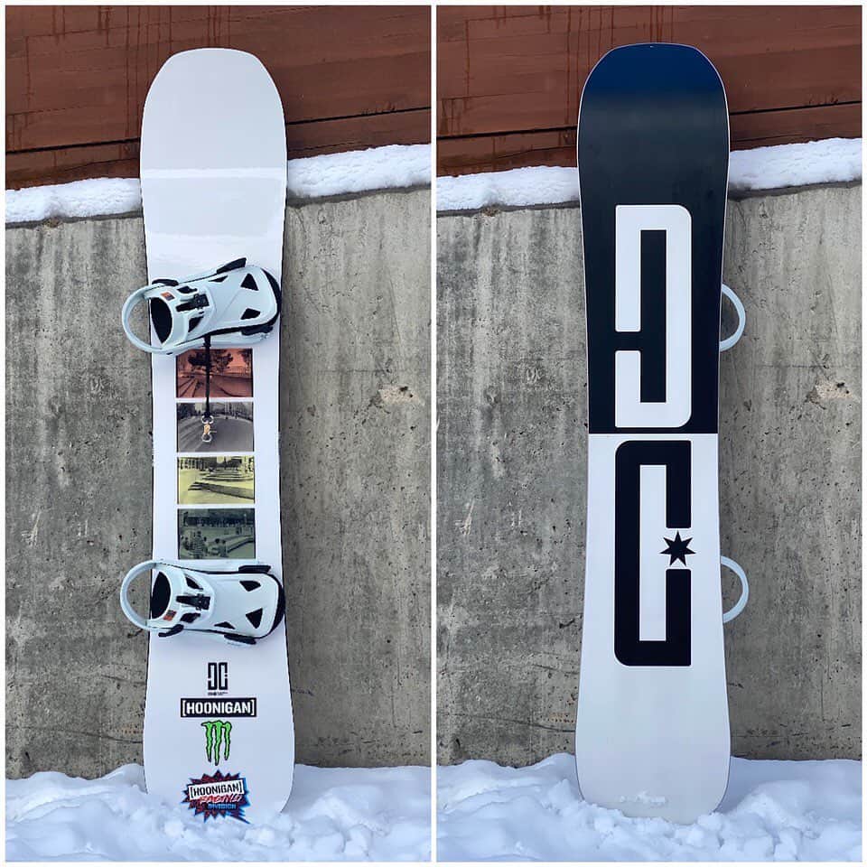 ケン・ブロックのインスタグラム：「New board setup! I recently put together this brand new @DCShoes EMB board (EMB = “Every Man’s Board”) with the Step On bindings (by Burton, and DC made a boot to fit them). The DC boots that go with this setup look good, but I haven’t tried them yet... so that adventure is coming up soon! The board shape, construction, and graphics (older photos by @TobinYelland from SF’s Embarcadero) all look really dope. #shredstick #DCsnowboards」