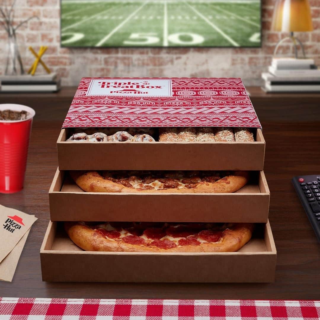 Pizza Hutのインスタグラム：「What's YOUR pizza play for the Triple Treat Box®? (We got pepperoni & sausage. Solid.)」