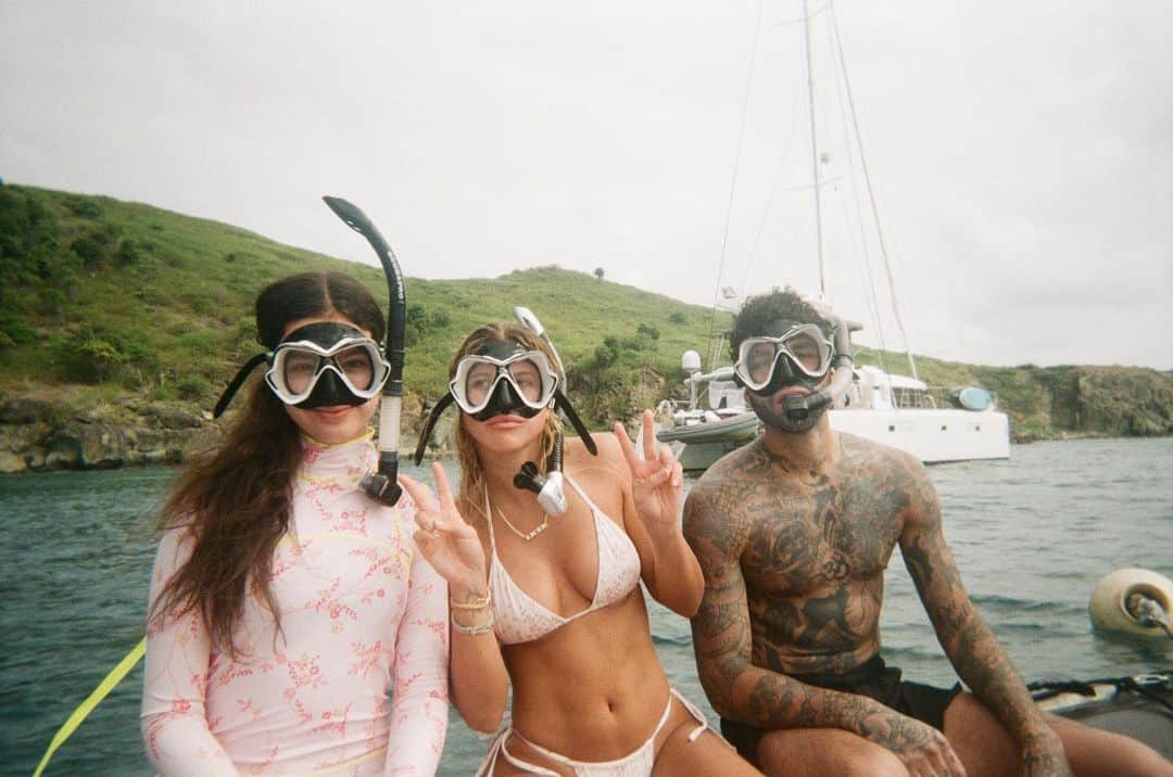 ソフィア・リッチーのインスタグラム：「Scuba with luben?」
