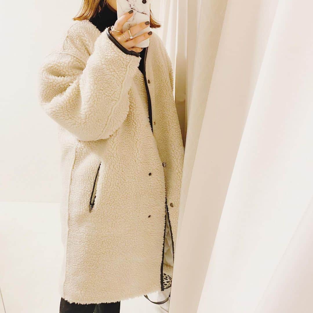 aiaiのインスタグラム：「ボアコート あったかい  @mite__official   ✺✺  ✺✺  #mite  #ロングボアコート  #ボアコート  #フリースコート   コーデの詳細はブログに書いています ☟☟ http://s.ameblo.jp/aiai987654  #fashion#outfit#style#coordinate#instagood#ootd#pic#instapic#コーデ#コーディネート#スタイリング#プチプラコーデ#本日のコーデ#大人カジュアル#プチプラ  #カジュアル #ニット #アラフォー #アラフォーコーデ #アラフォーファッション」