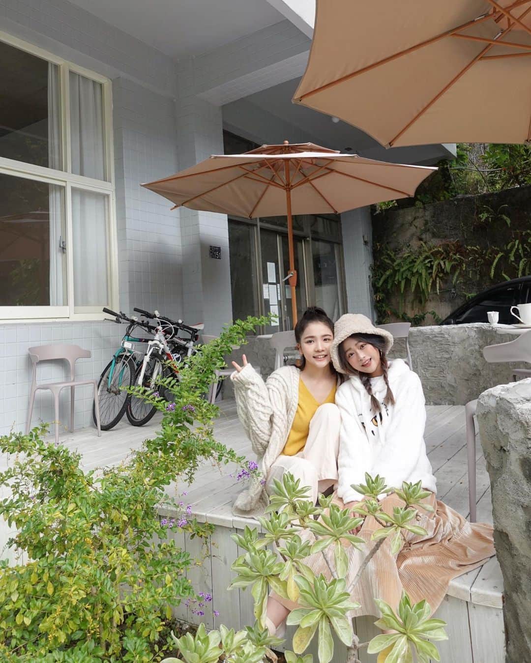 徐薇涵（Wei Han Xu）のインスタグラム：「來這裡就有平靜放鬆的心情 朵莉的小天地😝 吃得到跟喝得到的都是她們親手做的🥰 幸福的味道💕 好期待之後會有住宿 還有露營區🏕️ 一定會帶春春還有揪朋友一起來 一定很愜意✨」