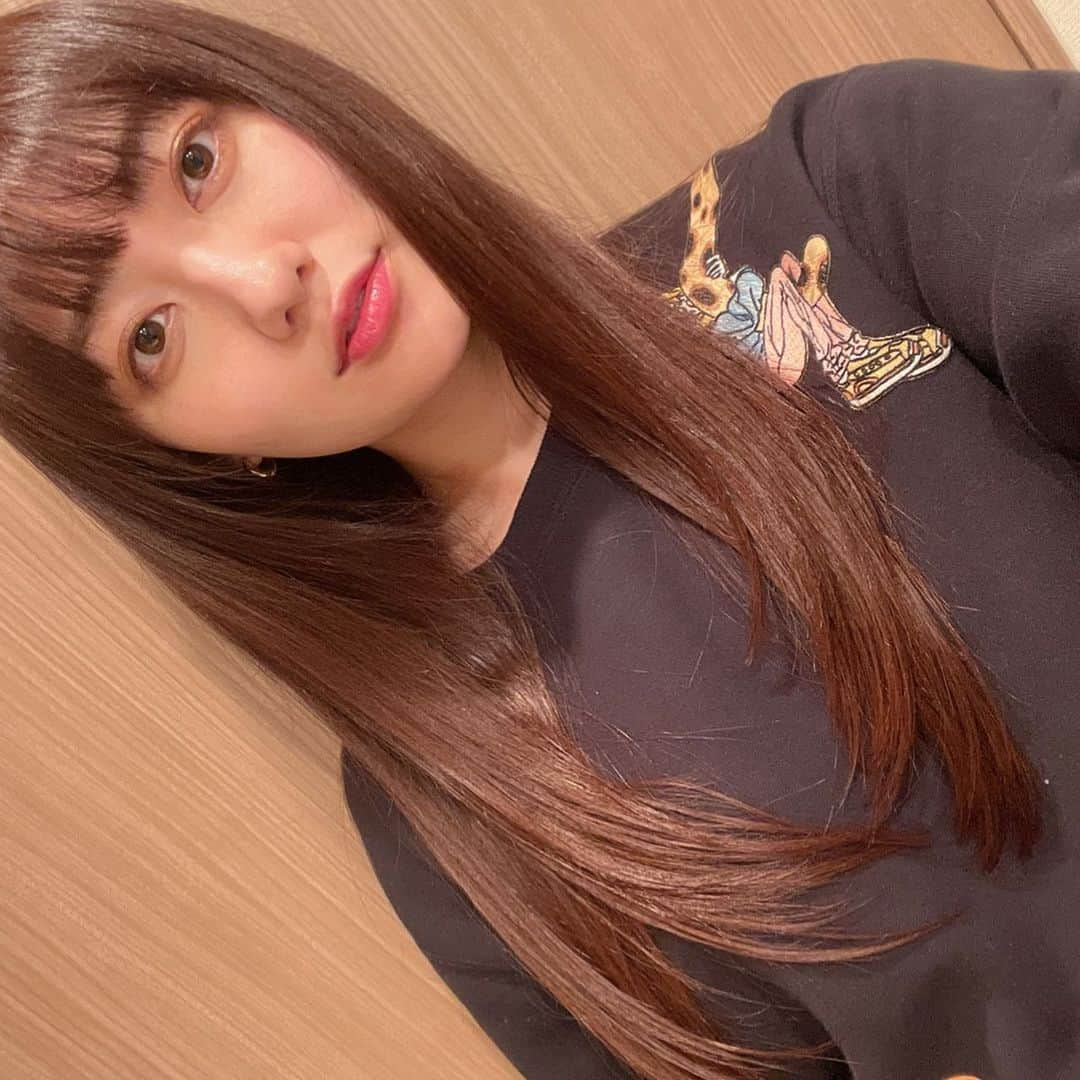 奥山かずささんのインスタグラム写真 - (奥山かずさInstagram)「あと3！！？！ . メンテナンスしてもらいました。年末年始サラサラで過ごせます。ありがとうございます😚😚 . 年末質問ストーリーもありがとう！」12月28日 23時14分 - kazusa_okuyama_official