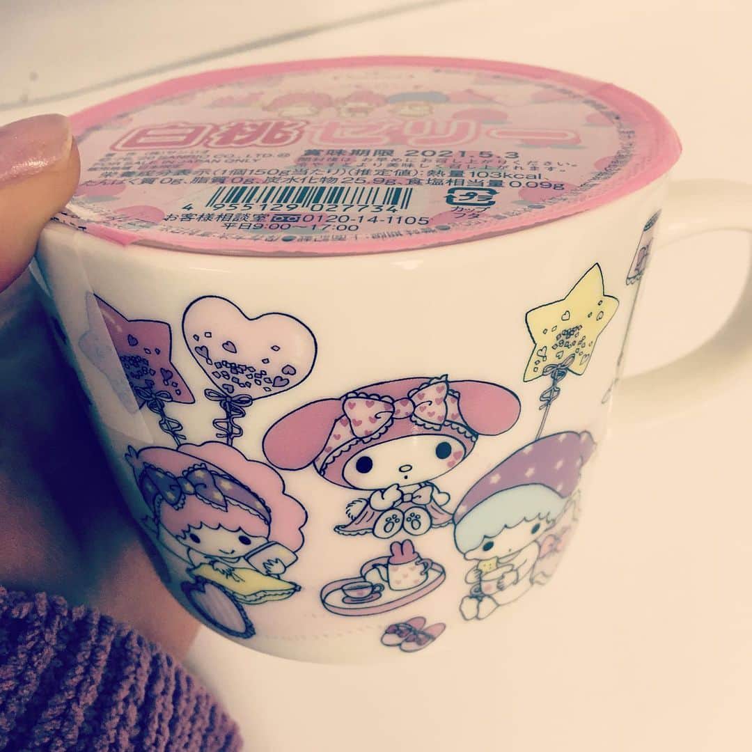 大森美優のインスタグラム：「今日ねファミマで見つけて買っちゃったよ〜、こーゆーの似合うか似合わないか以前に、見てるだけて可愛い楽しいからだいすきだいすき #夕寝しすぎた  #でもまた寝ます  #おやすみなさい 🌙 #akb48」