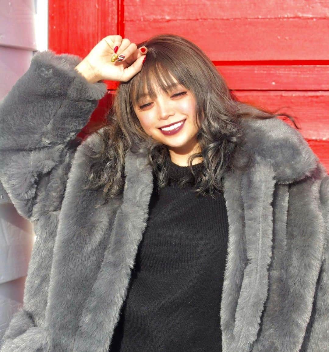 橘咲良のインスタグラム：「今年は皆様と色々な形で繋がれた事に感謝✨✨ 今年も残りわずかですが、 他人への思いやりの心を忘れず 最低限マスクの着用と消毒で 身体を守りましょう💓 注意してあげるのが愛です。  そして１月１０日は大阪💓 昼はチャンス撮影会 夜はチャンネルハウス お問い合わせは各店舗まで💌&📞 #portrait ＃撮影会  #キングラビッツ #橘咲良　だぞ☝🏻☝🏻」