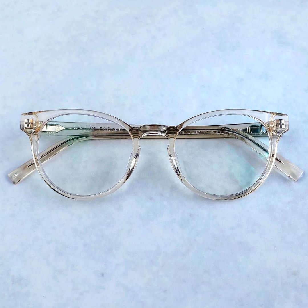 Warby Parkerのインスタグラム：「Seeing clearly with Leila in Grapefruit Soda 👀✨ Dust off your FSA dollars with our Winter 2020 collection! (Link in bio.)」