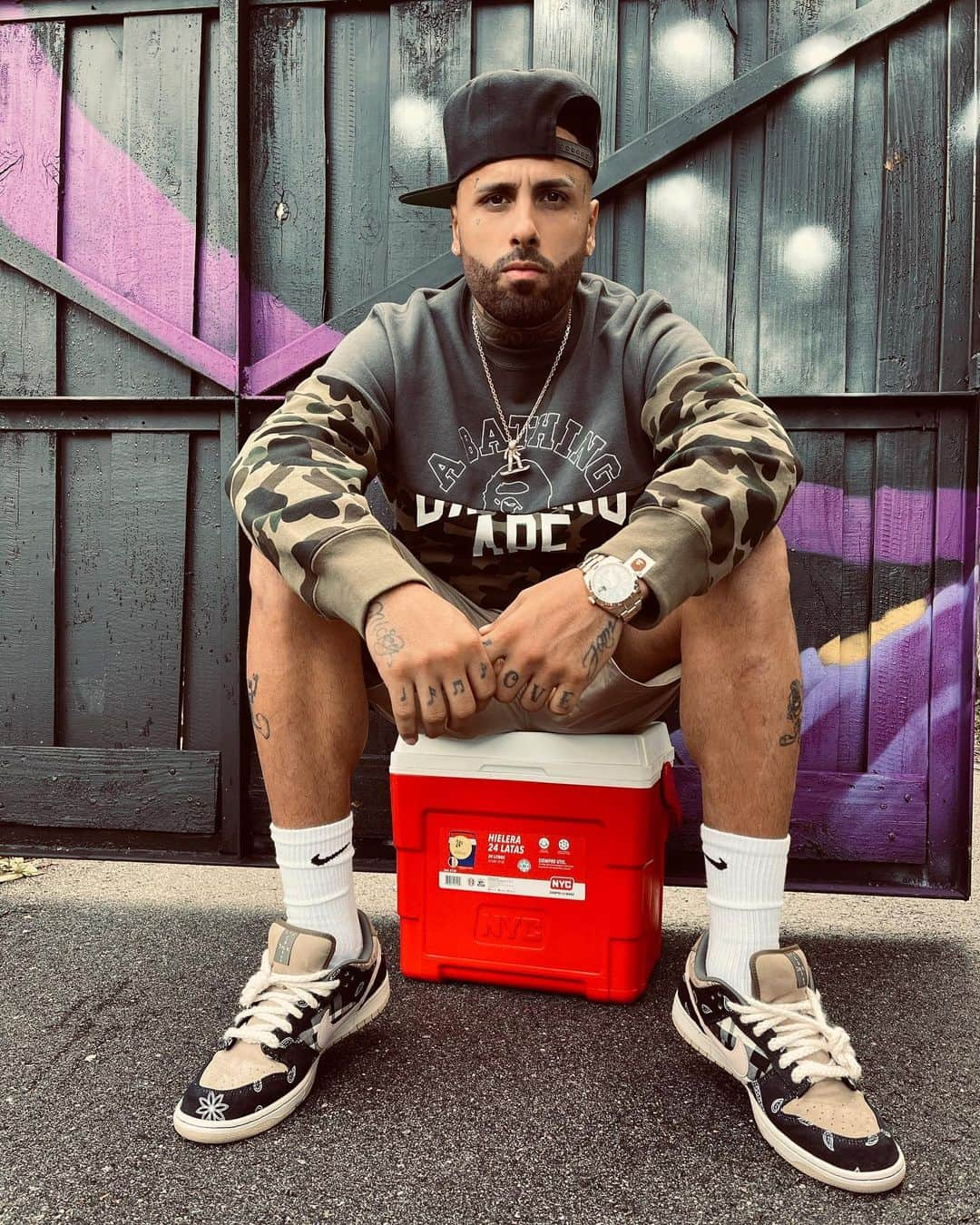 NICKY JAMさんのインスタグラム写真 - (NICKY JAMInstagram)「Que tengo en la neverita ?」12月28日 23時58分 - nickyjam