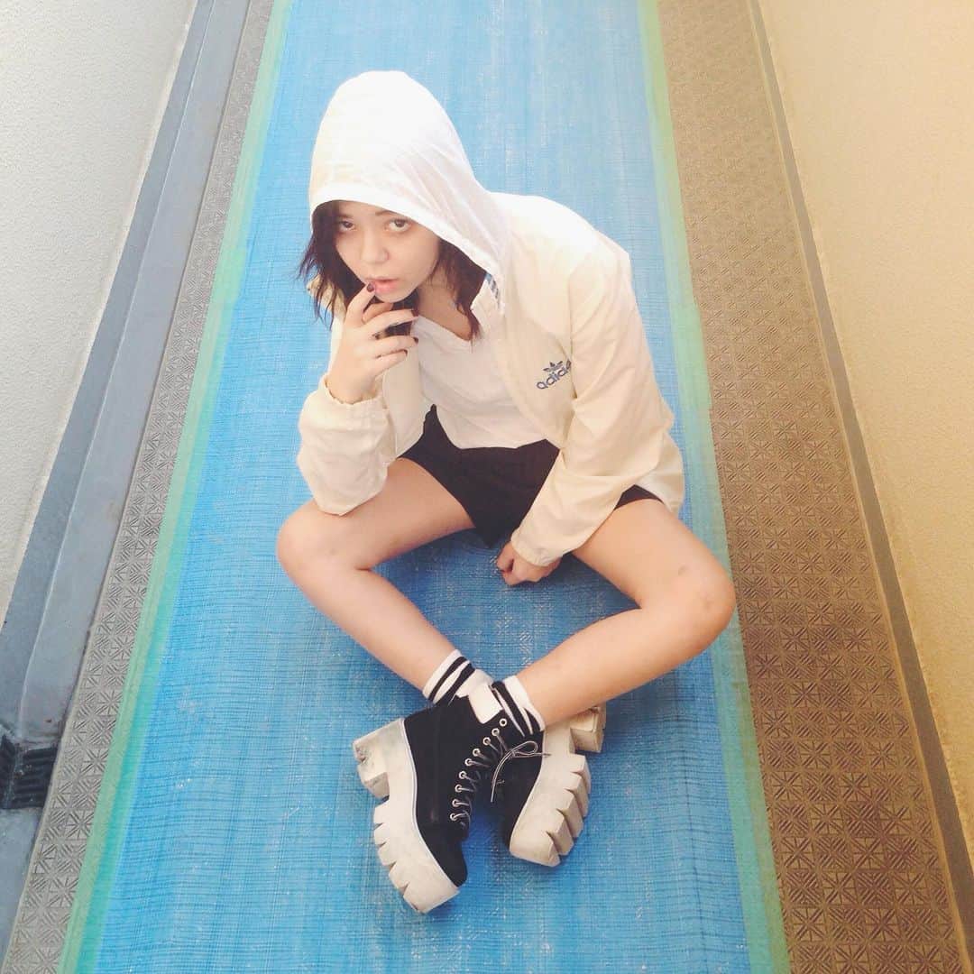 maya kibbel キベルまやのインスタグラム：「#Tb to nearly 8 years ago? Time is going by too fast. I hope everyone is having a lovely holiday. This year has been a lot... but I’ve been praying everyday for some hope & light for all and peace to come.」